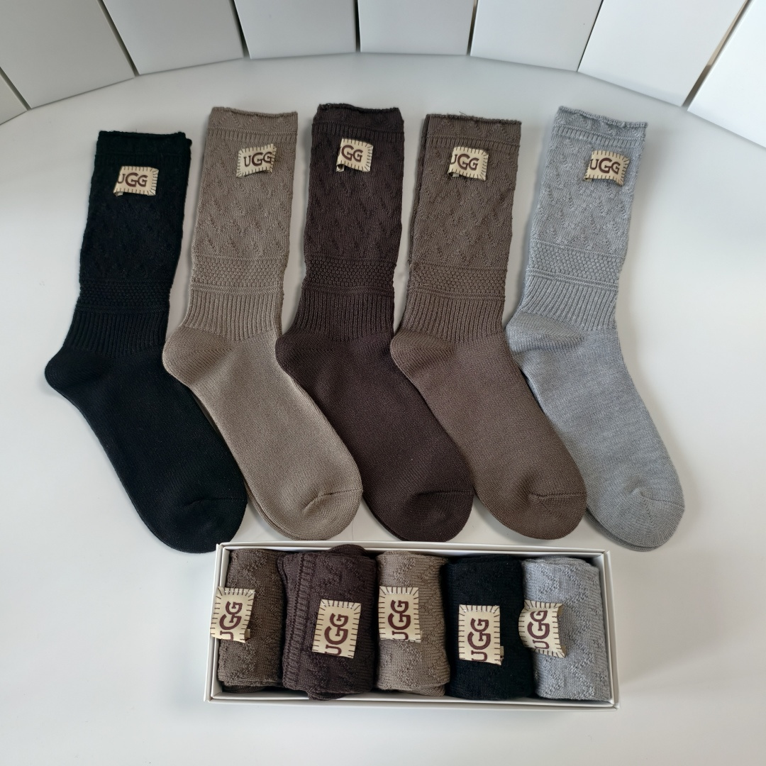 💛配专柜包装UGG 新款中长款堆堆袜袜子！一盒五双，专柜同步筒袜袜子，大牌出街，潮人必备🔥超好搭