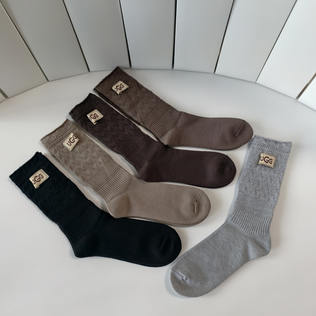 💛配专柜包装UGG 新款中长款堆堆袜袜子！一盒五双，专柜同步筒袜袜子，大牌出街，潮人必备🔥超好搭