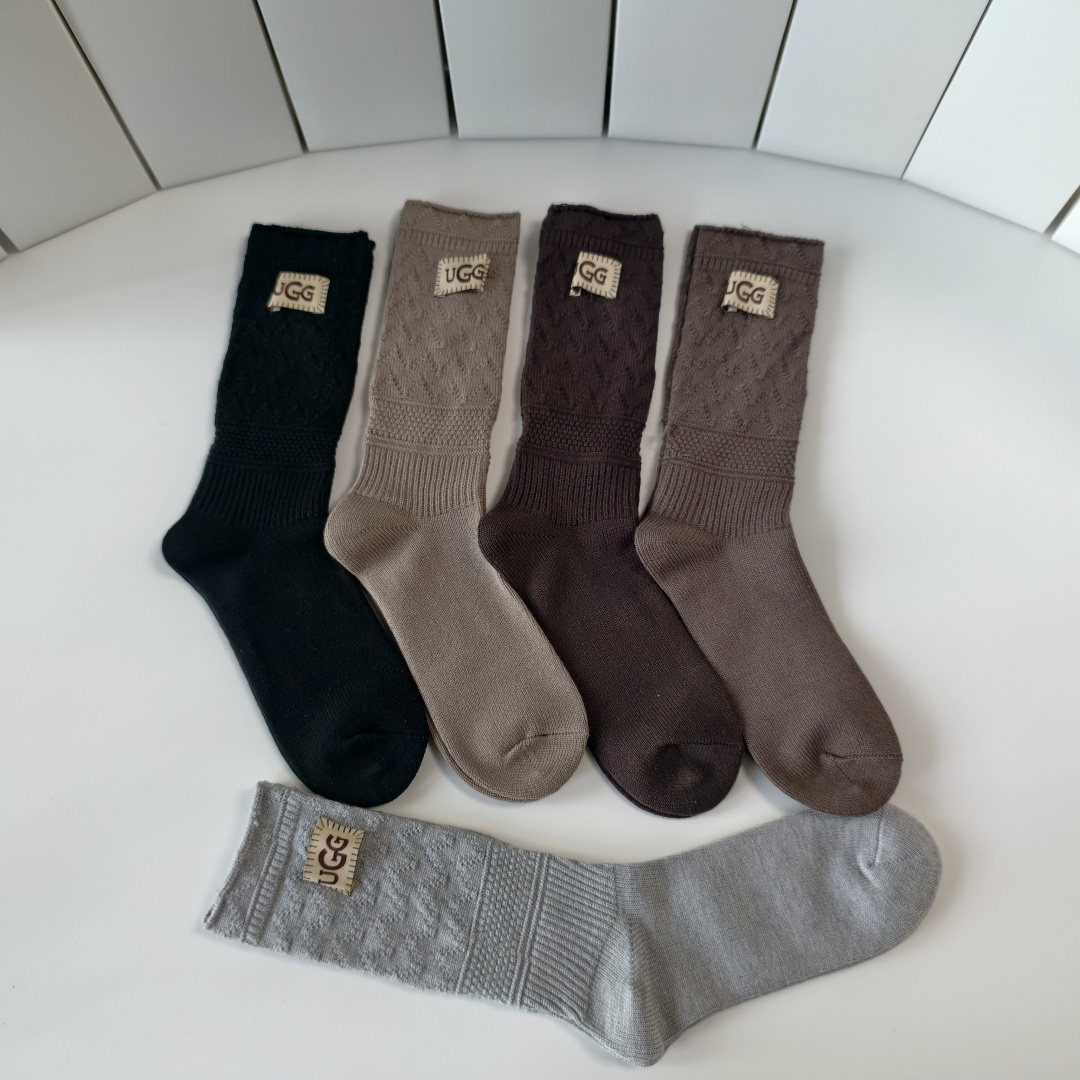 💛配专柜包装UGG 新款中长款堆堆袜袜子！一盒五双，专柜同步筒袜袜子，大牌出街，潮人必备🔥超好搭
