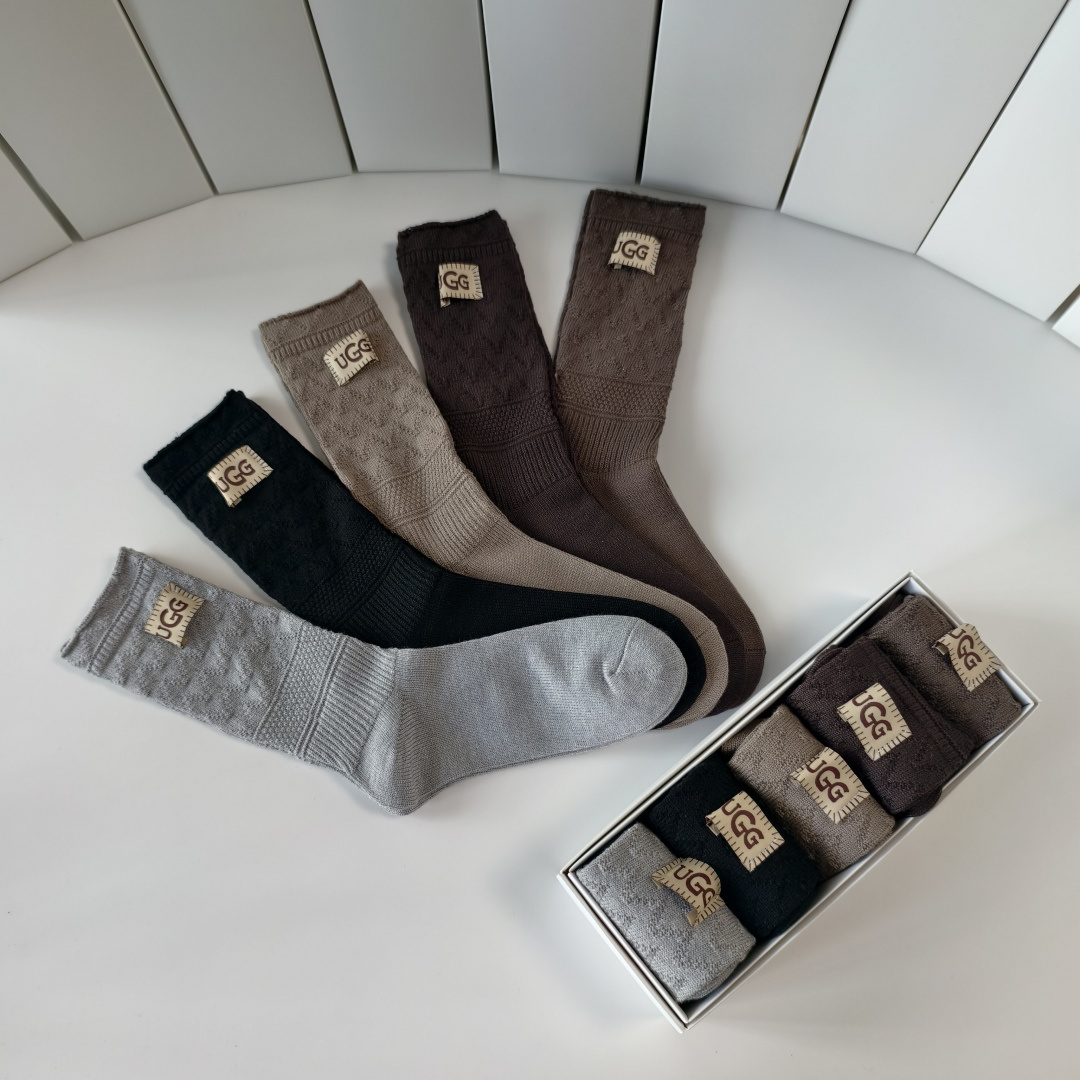 💛配专柜包装UGG 新款中长款堆堆袜袜子！一盒五双，专柜同步筒袜袜子，大牌出街，潮人必备🔥超好搭