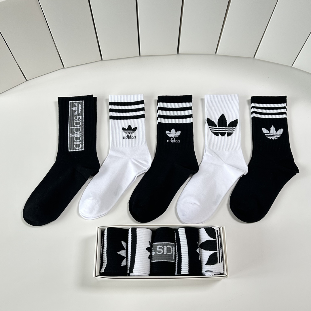 💛配专柜包装adidas（阿迪达斯）新款三叶草中长款堆堆袜袜子！一盒五双，专柜同步筒袜袜子，大牌出街，潮