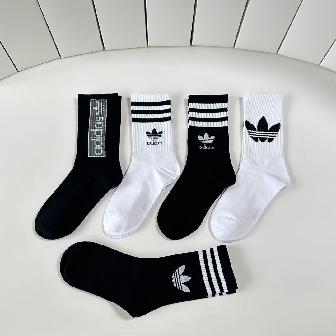 💛配专柜包装adidas（阿迪达斯）新款三叶草中长款堆堆袜袜子！一盒五双，专柜同步筒袜袜子，大牌出街，潮