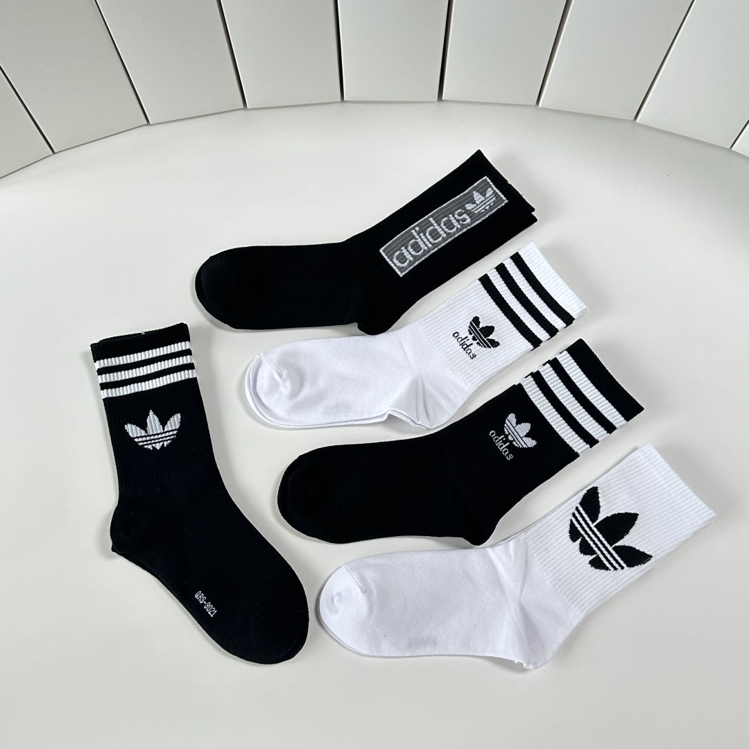 💛配专柜包装adidas（阿迪达斯）新款三叶草中长款堆堆袜袜子！一盒五双，专柜同步筒袜袜子，大牌出街，潮