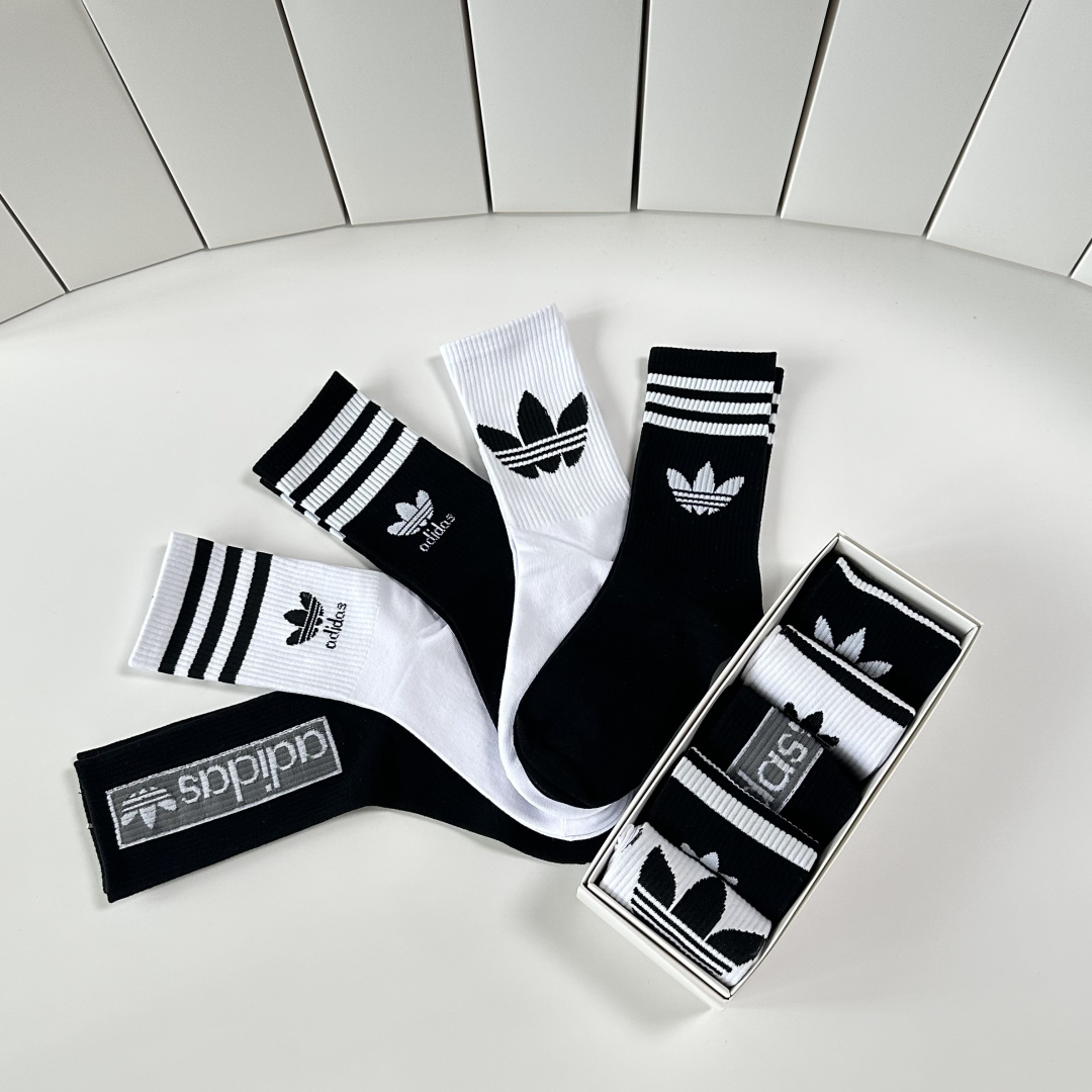 💛配专柜包装adidas（阿迪达斯）新款三叶草中长款堆堆袜袜子！一盒五双，专柜同步筒袜袜子，大牌出街，潮