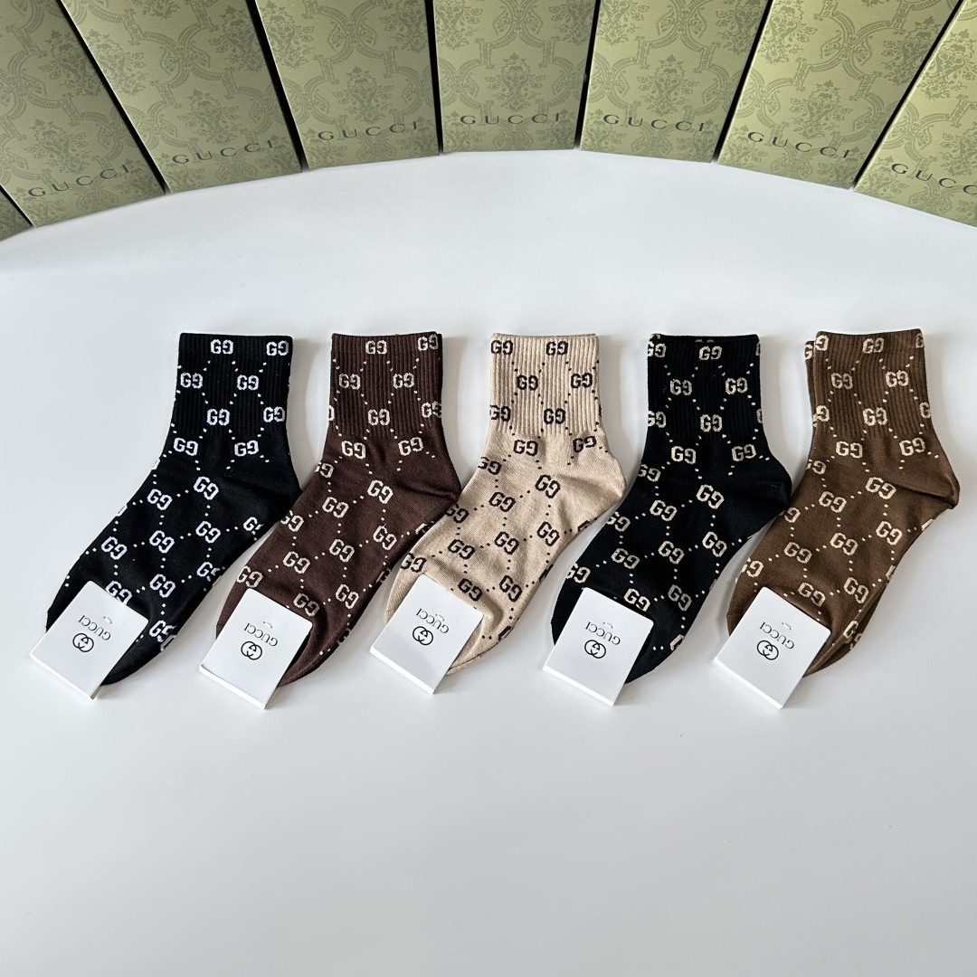 NO:640636,Specially packaged Gucci's new classic mid-length pile socks!  Five pairs in a box, counter-synchronized tube socks, big brands out on the street, a must-have for fashionistas, super easy to match. Socks, stockings, socks, gucci, gucci, socks19860909特 配包装 Gucci（古驰）新款经典中长款堆堆袜袜子！一盒五双, 专柜同步筒袜袜子,大牌出街,潮人必备超好搭.袜子,丝袜,袜子,gucci,gucci,socks,accessory