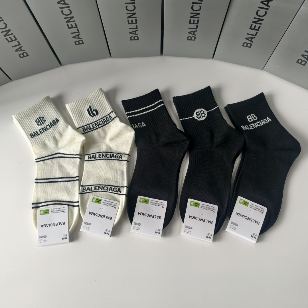 NO:640658,Specially equipped with counter packaging Balenciaga's new mid-length pile socks!  Five pairs in a box, synchronized tube socks at the counter, big brands going out, must-have socks for fashionistas, stockings, socks, balenciaga, balenciaga, socks19860909特 配专柜包装 Balenciaga（巴黎世家）新款中长款堆堆袜袜子！一盒五双,专柜同步筒袜袜子,大牌出街,潮人必备超好搭袜子,丝袜,袜子,balenciaga,balenciaga,socks,accessory