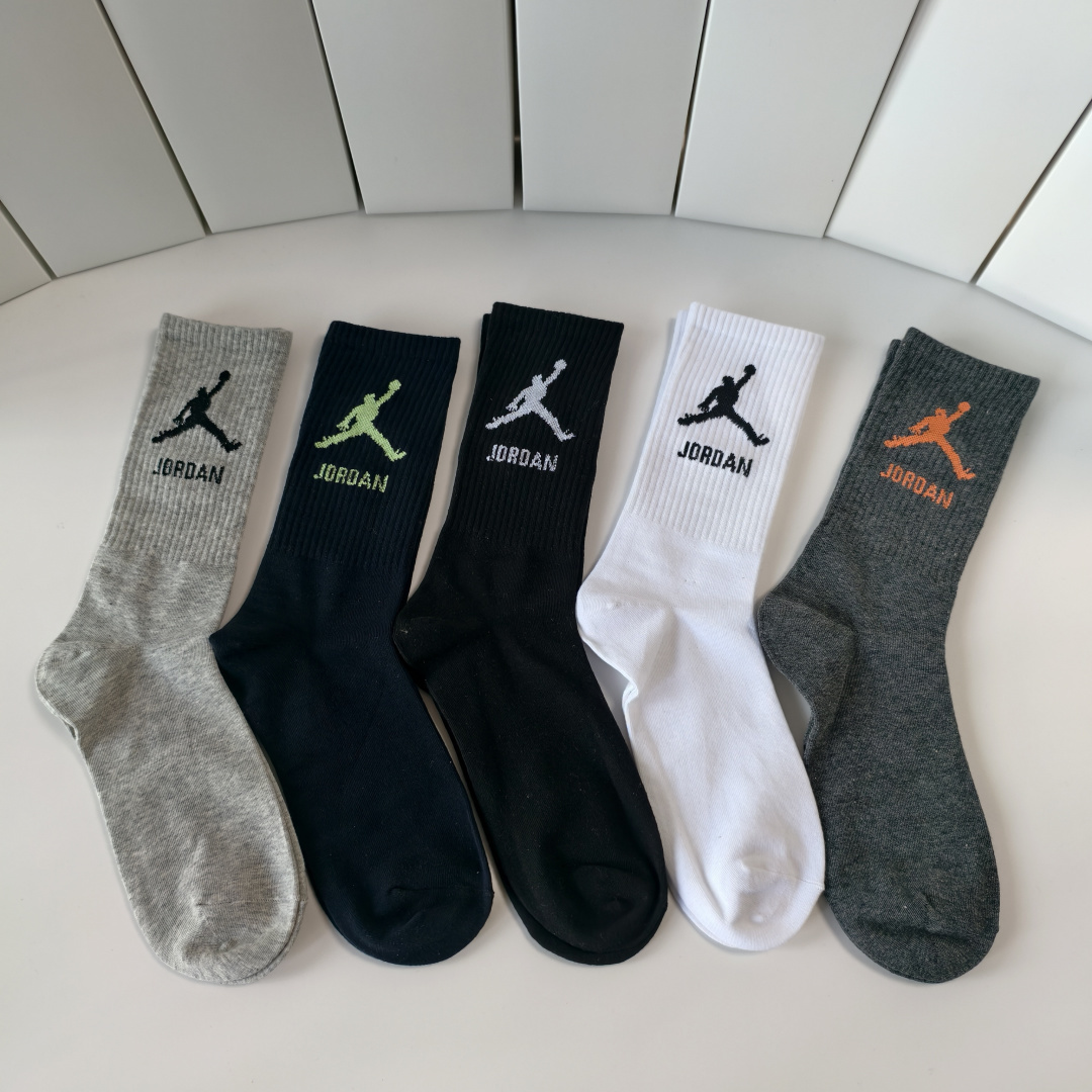 NO:640664,Special counter packaging Air Jordan, the same new mid-length socks from the official website!  Five pairs in a box, synchronized tube socks at the counter, big brands going out on the street, must-have socks for fashionistas, stockings, socks, socks19860909特配专柜包装 飞人乔丹,官网同款新款中长款堆堆袜袜子！一盒五双,专柜同步筒袜袜子,大牌出街,潮人必备超好搭袜子,丝袜,袜子,socks,accessory