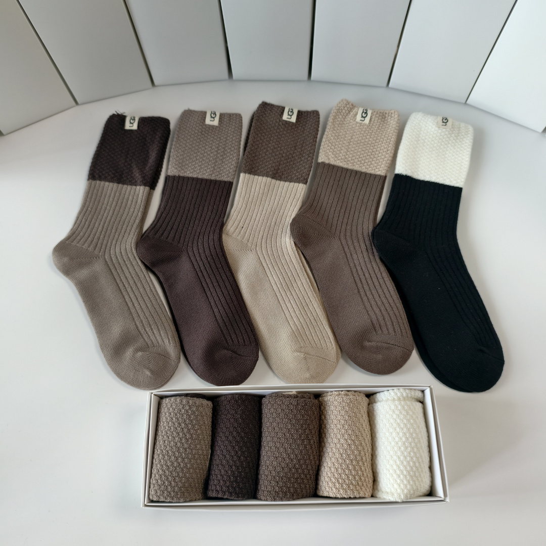 💛配专柜包装UGG 新款中长款堆堆袜袜子！一盒五双，专柜同步筒袜袜子，大牌出街，潮人必备🔥超好搭