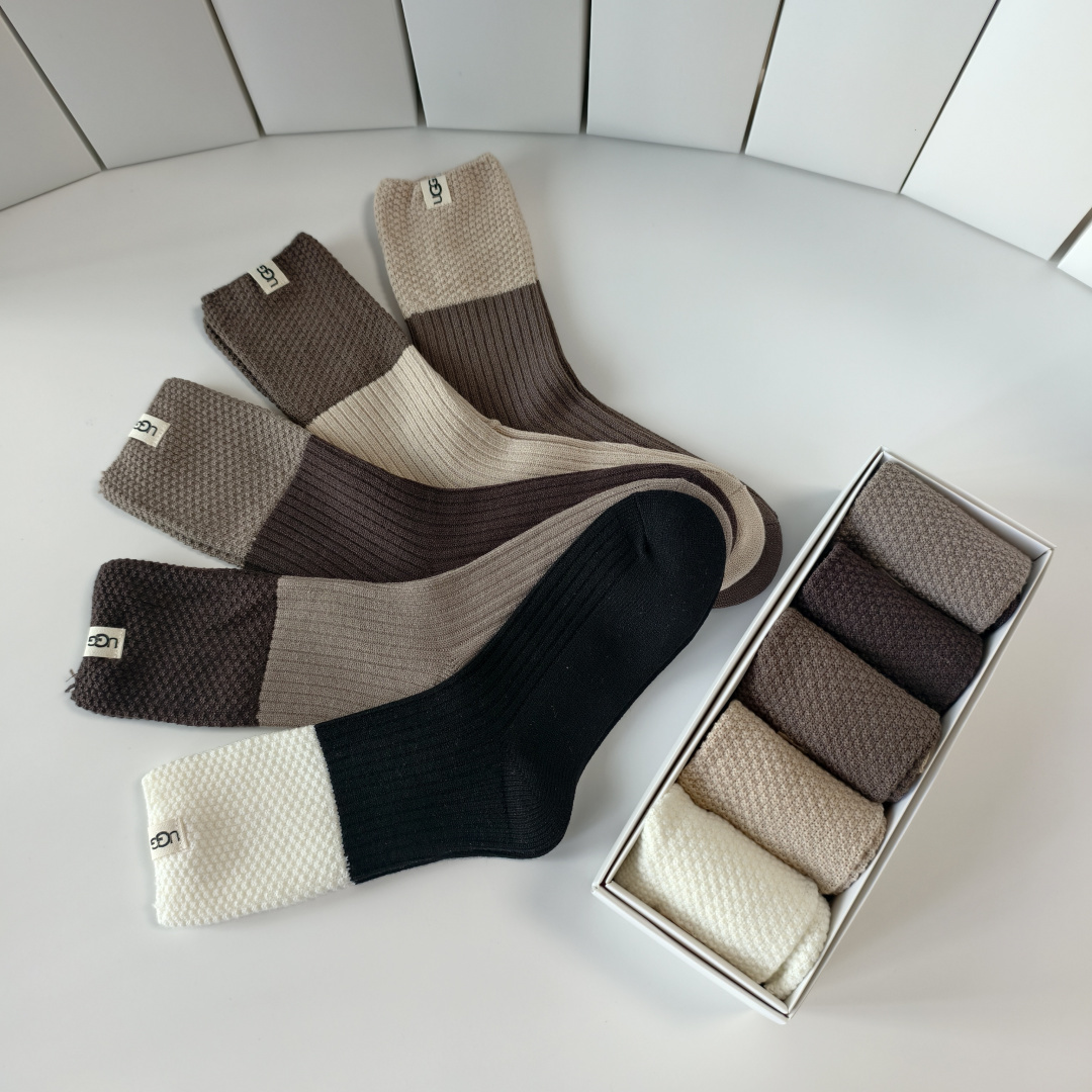 💛配专柜包装UGG 新款中长款堆堆袜袜子！一盒五双，专柜同步筒袜袜子，大牌出街，潮人必备🔥超好搭