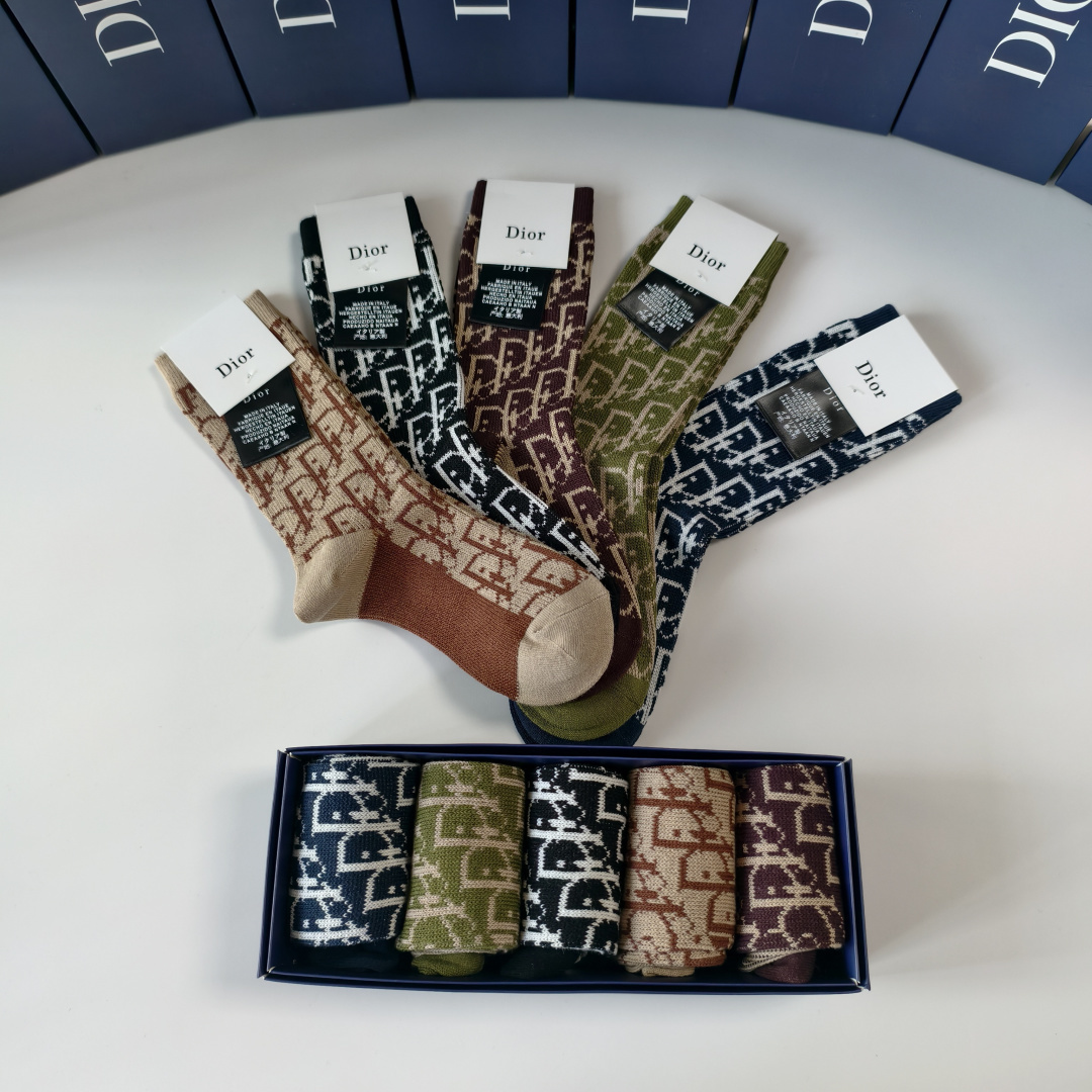 💛配专柜包装DIOR (迪奥) 新款双针中长筒袜堆堆袜袜子！一盒五双，专柜同步筒袜袜子，💛大牌出街，潮人