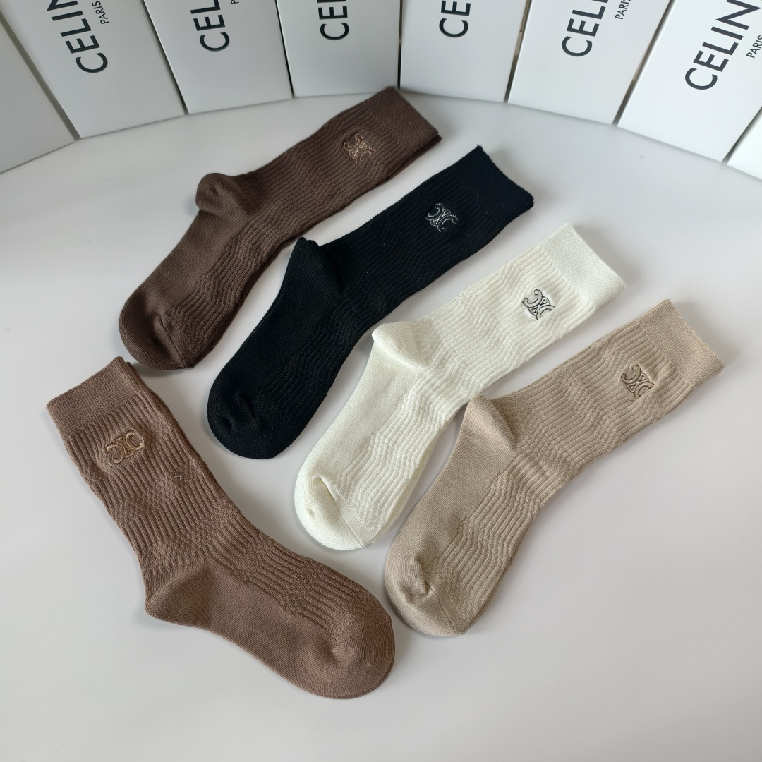 💛配专柜包装Celine（赛琳）新款双针刺绣中长款堆堆袜袜子！一盒五双，专柜同步筒袜袜子，💛大牌出街，潮