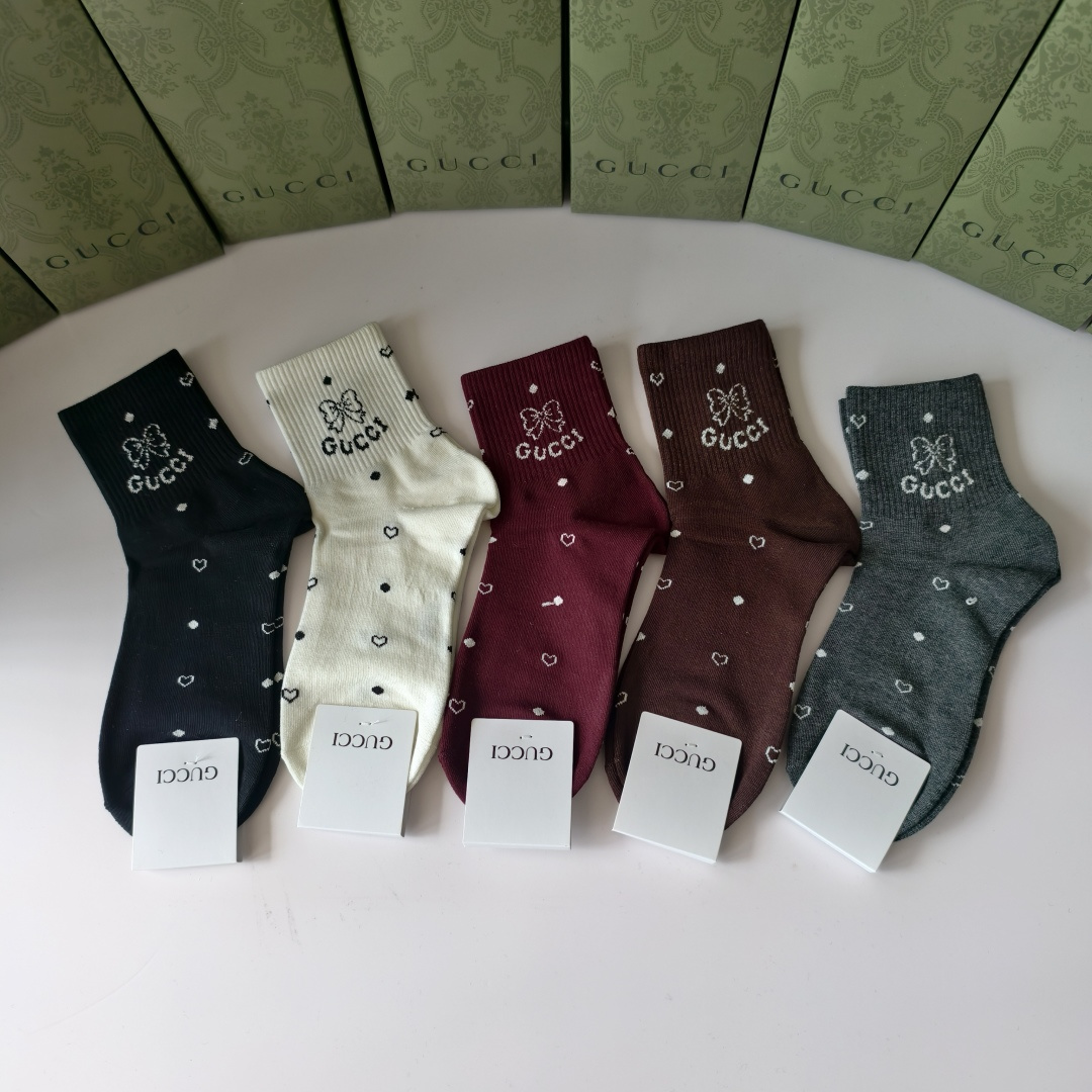 NO:640662,Specially equipped with counter packaging Gucci's new mid-length pile socks!  Five pairs in a box, synchronized tube socks at the counter, big brands going out on the street, must-have socks for fashionistas, stockings, socks, gucci, gucci, socks19860909特 配专柜包装 Gucci（古驰）新款中长款堆堆袜袜子！一盒五双,专柜同步筒袜袜子,大牌出街,潮人必备超好搭袜子,丝袜,袜子,gucci,gucci,socks,accessory
