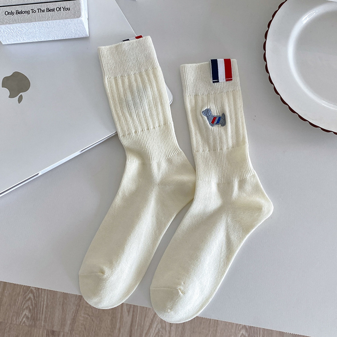 💛配专柜包装TB 出货 新款刺绣小狗中长款堆堆袜袜子！一盒四双，专柜同步筒袜袜子，💛大牌出街，潮人必备🔥