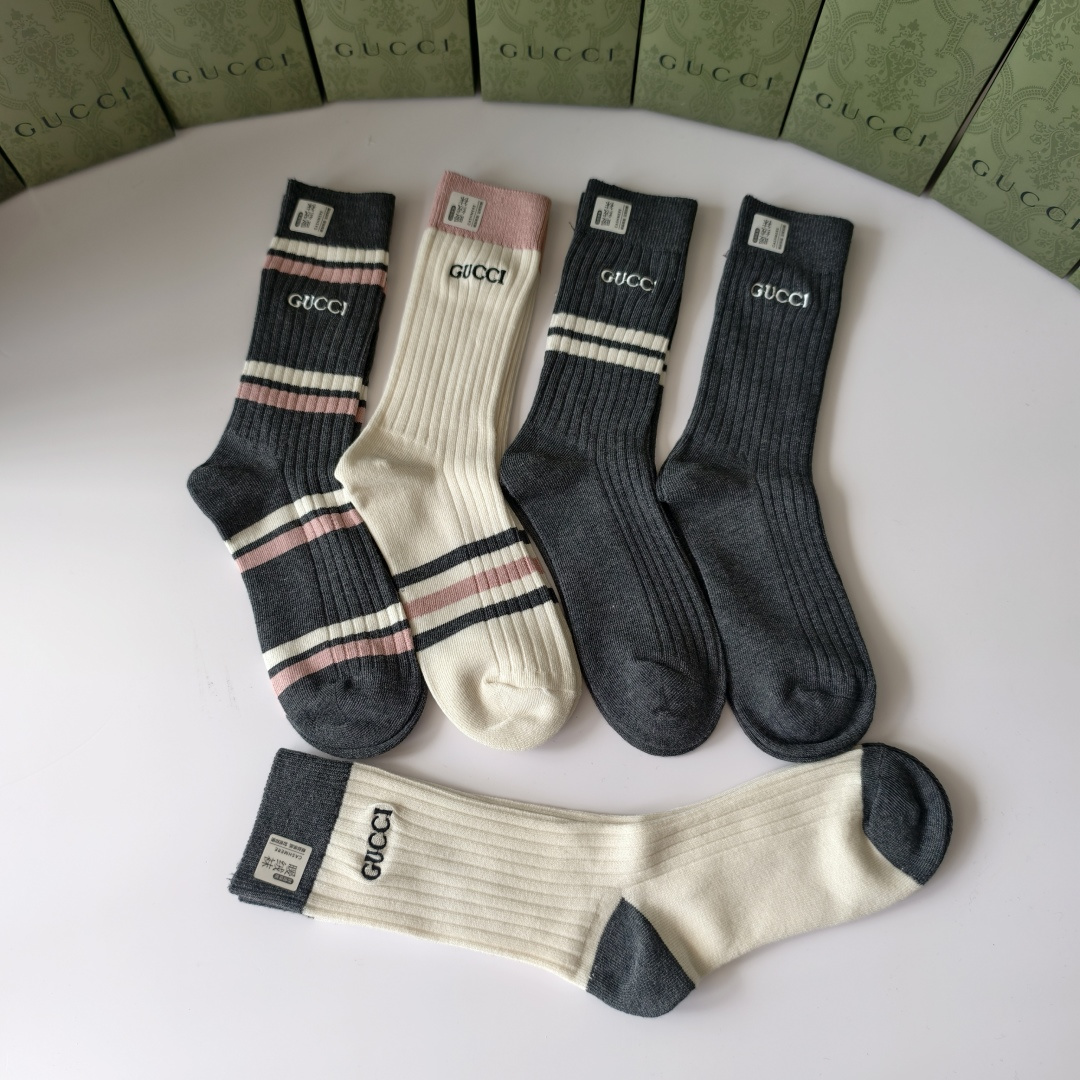 💛配包装GUCCI（古驰）新款双针刺绣经典中长款堆堆袜袜子！一盒五双， 专柜同步筒款袜子，💛大牌出街，潮
