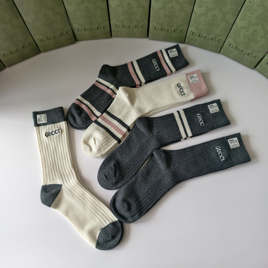 💛配包装GUCCI（古驰）新款双针刺绣经典中长款堆堆袜袜子！一盒五双， 专柜同步筒款袜子，💛大牌出街，潮