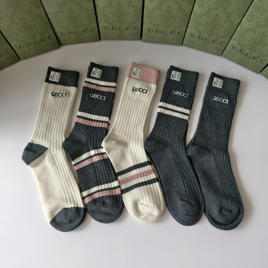 NO:640560,Special packaging GUCCI (Gucci) new double-needle embroidery classic mid-length pile socks!  Five pairs in a box, synchronized tube socks in the counter, big brands on the street, must-have for fashionistas, super easy to match. Socks, stockings, socks, gucci, gucci, socks19860909特 配包装 GUCCI（古驰）新款双针刺绣经典中长款堆堆袜袜子！一盒五双, 专柜同步筒款袜子,大牌出街,潮人必备超好搭.袜子,丝袜,袜子,gucci,gucci,socks,accessory