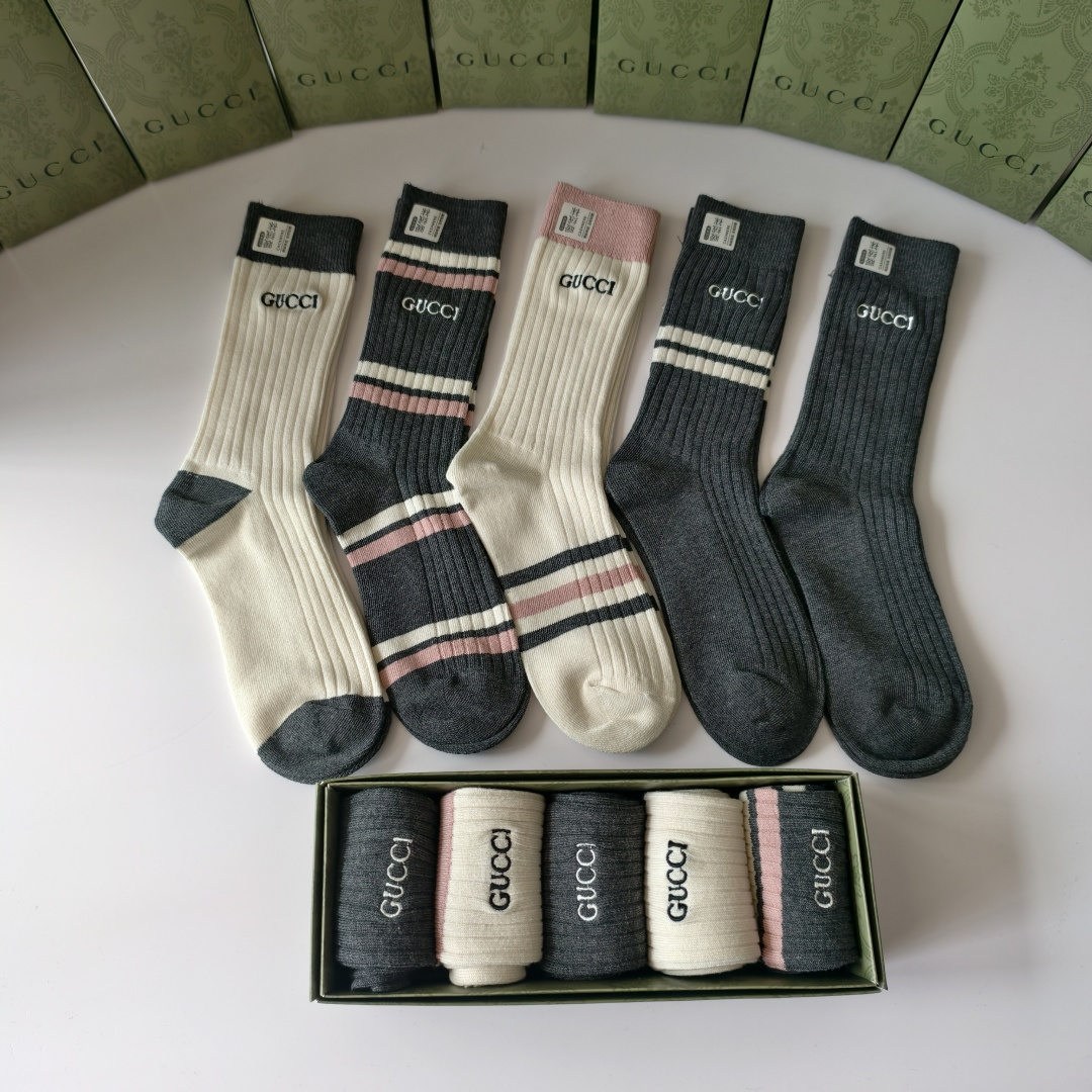 💛配包装GUCCI（古驰）新款双针刺绣经典中长款堆堆袜袜子！一盒五双， 专柜同步筒款袜子，💛大牌出街，潮