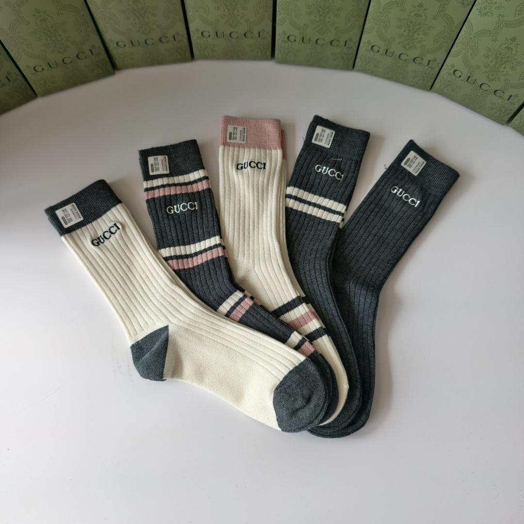 💛配包装GUCCI（古驰）新款双针刺绣经典中长款堆堆袜袜子！一盒五双， 专柜同步筒款袜子，💛大牌出街，潮