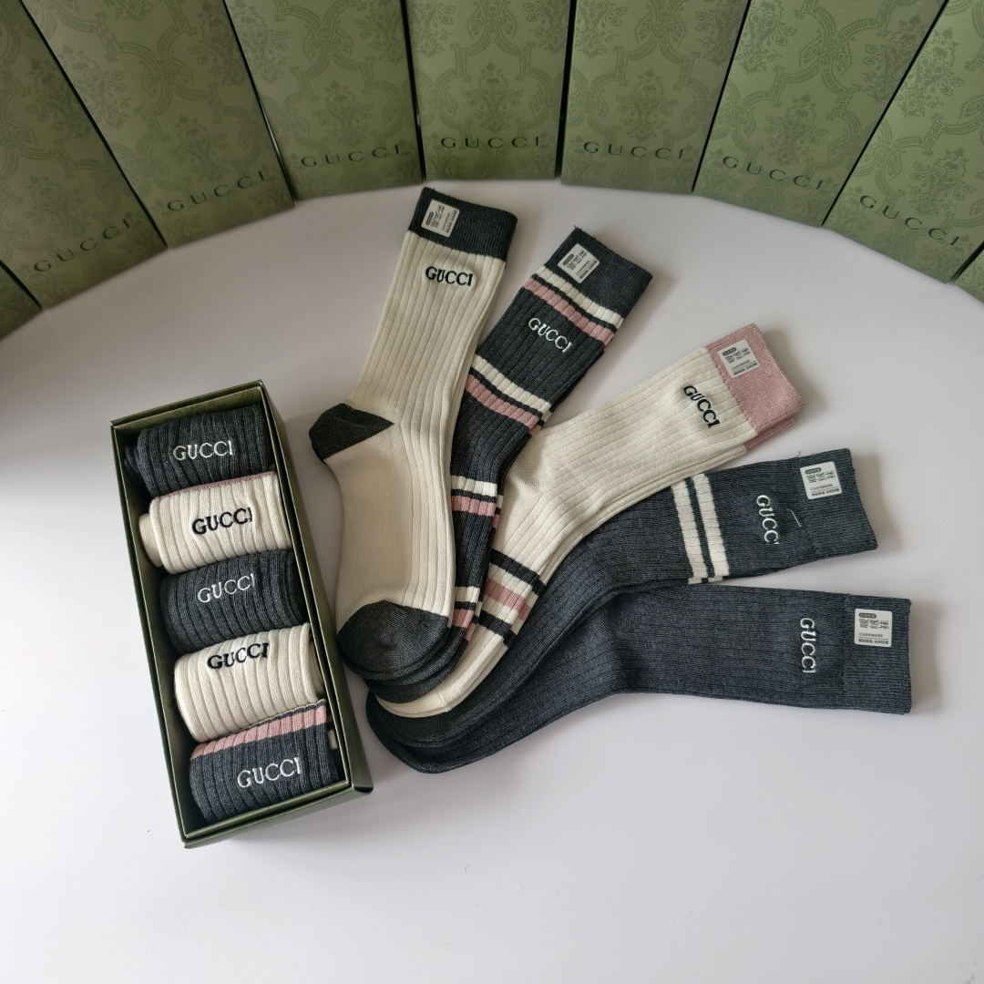💛配包装GUCCI（古驰）新款双针刺绣经典中长款堆堆袜袜子！一盒五双， 专柜同步筒款袜子，💛大牌出街，潮