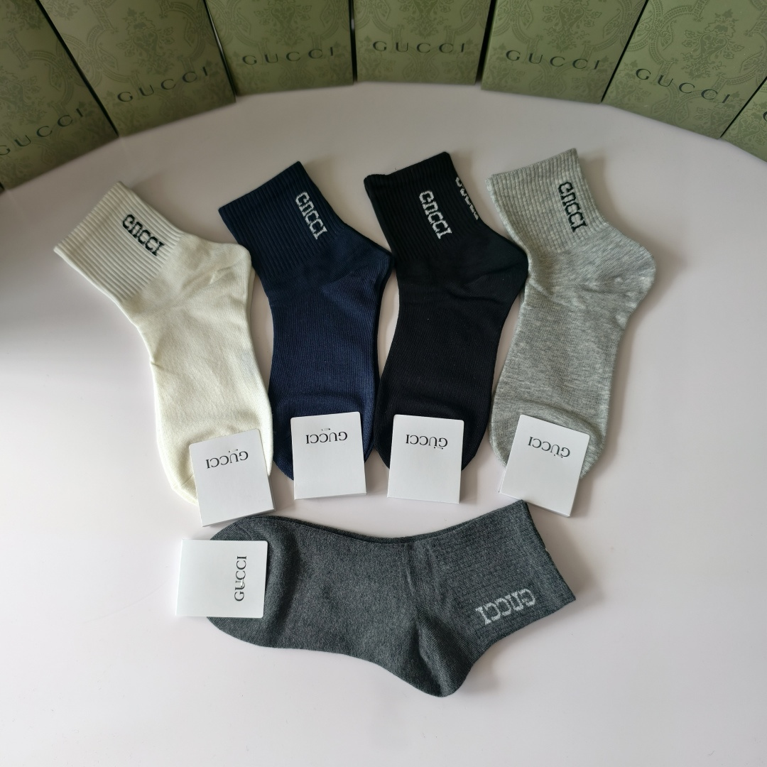 💛配包装GUCCI（古驰）新款经典中长款堆堆袜袜子！一盒五双， 专柜同步筒款袜子，💛大牌出街，潮人必备🔥