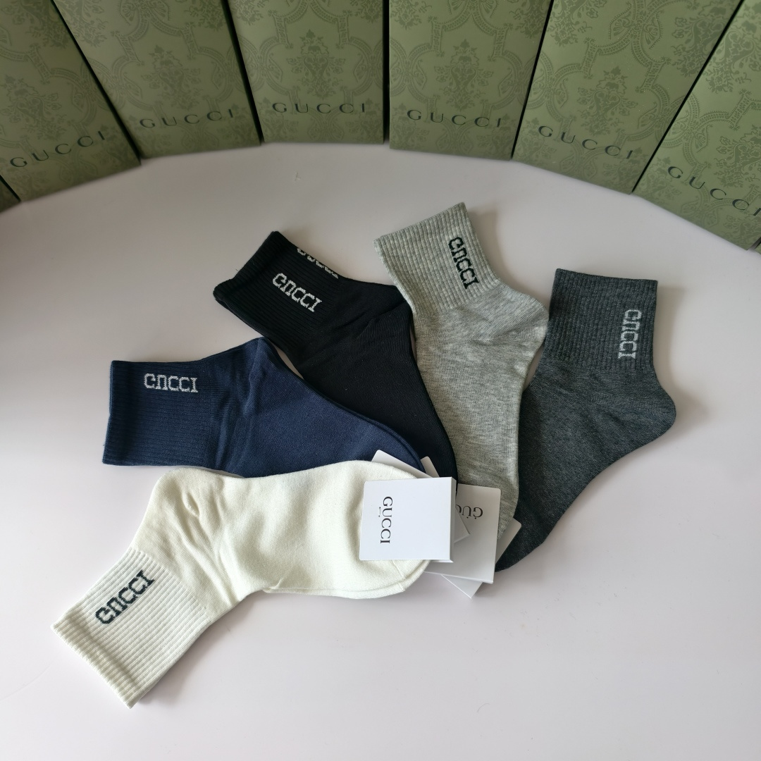 💛配包装GUCCI（古驰）新款经典中长款堆堆袜袜子！一盒五双， 专柜同步筒款袜子，💛大牌出街，潮人必备🔥