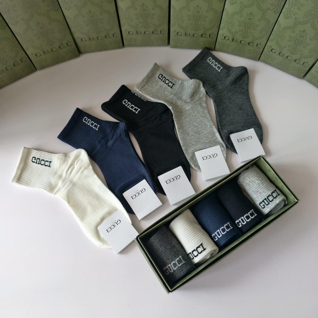 💛配包装GUCCI（古驰）新款经典中长款堆堆袜袜子！一盒五双， 专柜同步筒款袜子，💛大牌出街，潮人必备🔥