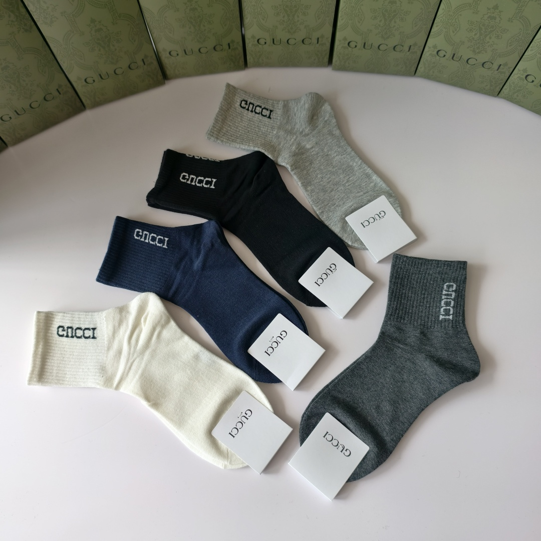 💛配包装GUCCI（古驰）新款经典中长款堆堆袜袜子！一盒五双， 专柜同步筒款袜子，💛大牌出街，潮人必备🔥