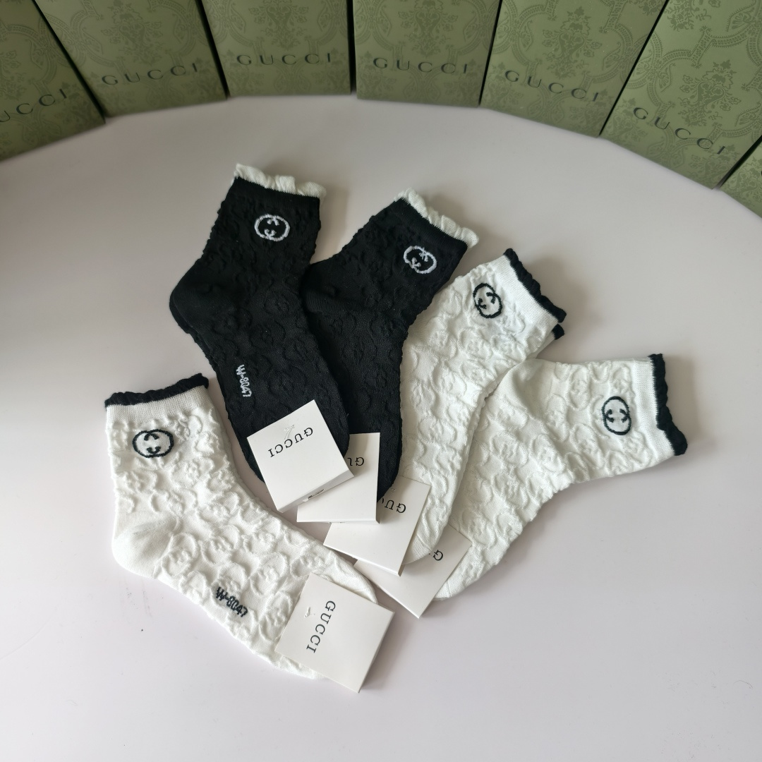 💛配包装GUCCI（古驰）新款经典中长款堆堆袜袜子！一盒五双， 专柜同步筒款袜子，💛大牌出街，潮人必备🔥