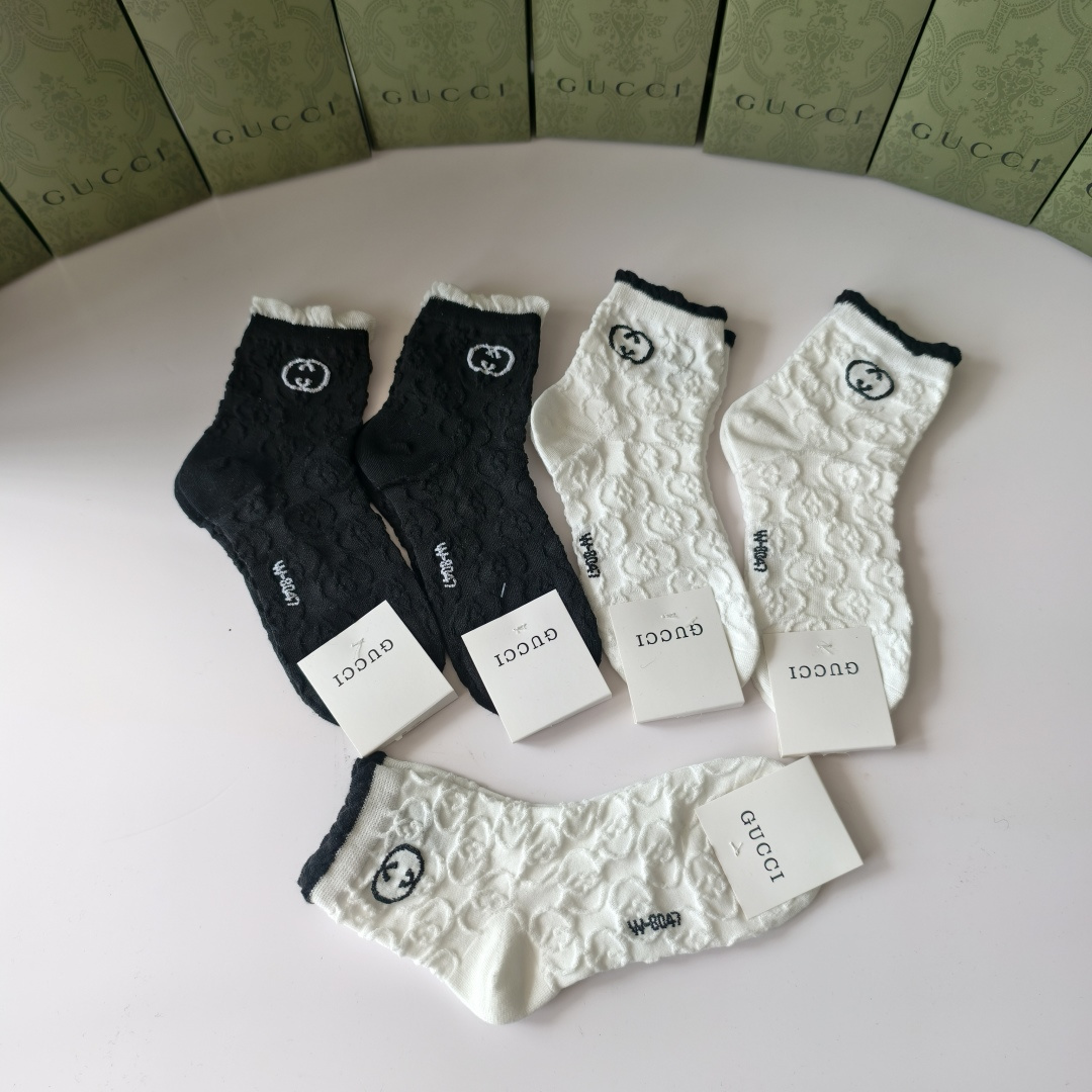 💛配包装GUCCI（古驰）新款经典中长款堆堆袜袜子！一盒五双， 专柜同步筒款袜子，💛大牌出街，潮人必备🔥