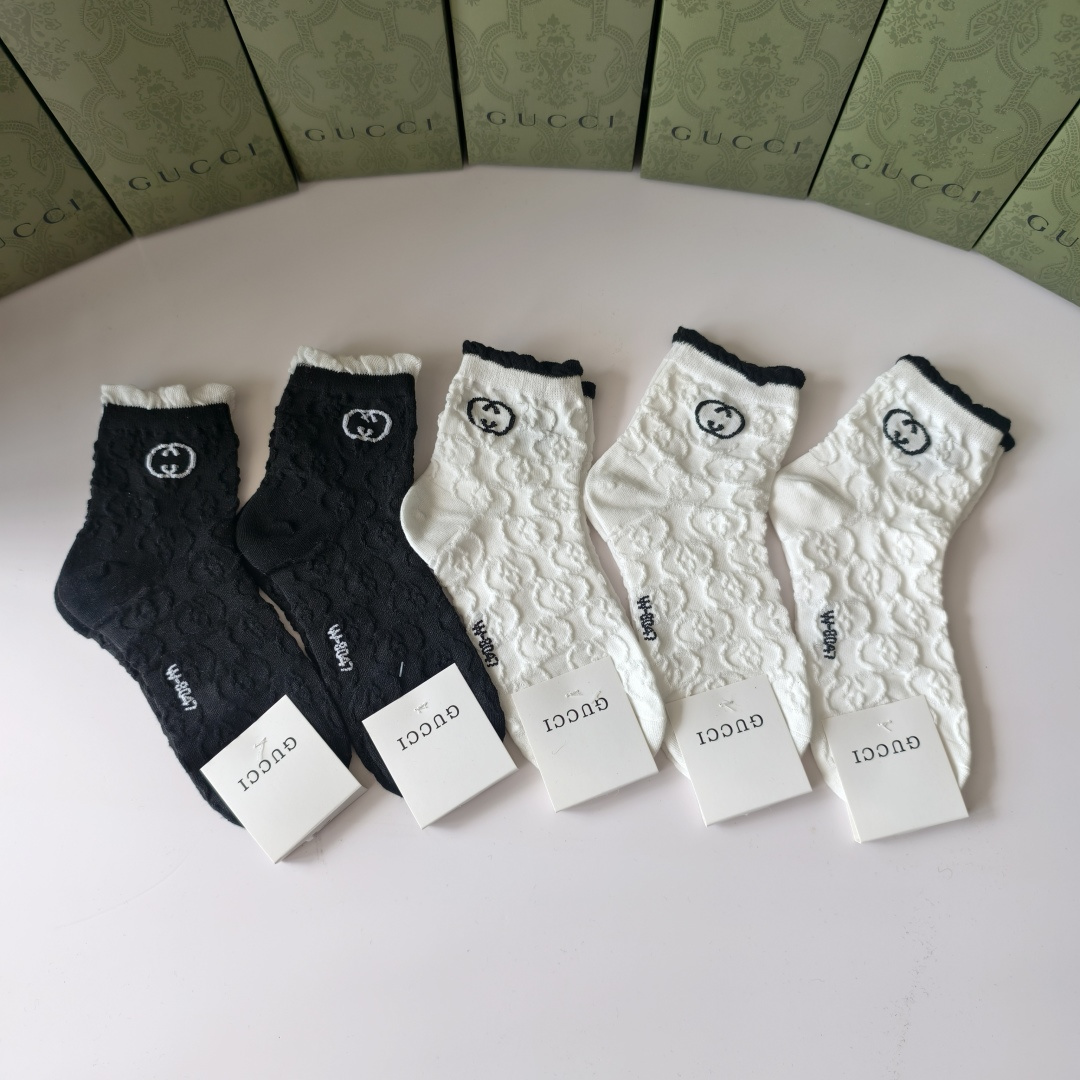 NO:640563,Special packaging GUCCI (Gucci) new classic mid-length pile socks!  Five pairs in a box, synchronized tube socks in the counter, big brands on the street, must-have for fashionistas, super easy to match. Socks, stockings, socks, gucci, gucci, socks19860909特 配包装 GUCCI（古驰）新款经典中长款堆堆袜袜子！一盒五双, 专柜同步筒款袜子,大牌出街,潮人必备超好搭.袜子,丝袜,袜子,gucci,gucci,socks,accessory