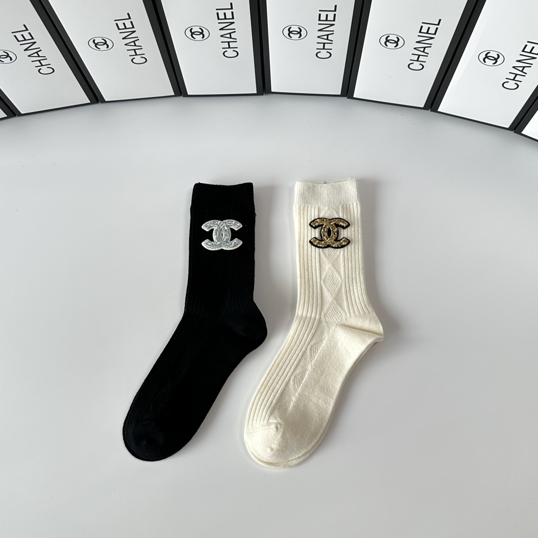 NO:640576,Special counter packaging Chanel (Chanel) new cashmere pile socks!  Two pairs in a box, counter-synchronized socks, big brands out on the street, must-have socks for fashionistas, stockings, socks, chanel, chanel, socks19860909特配专柜包装 Chanel（香奈儿）新款羊绒堆堆袜袜子！一盒两双,专柜同步款袜子,大牌出街,潮人必备超好搭袜子,丝袜,袜子,chanel,chanel,socks,accessory