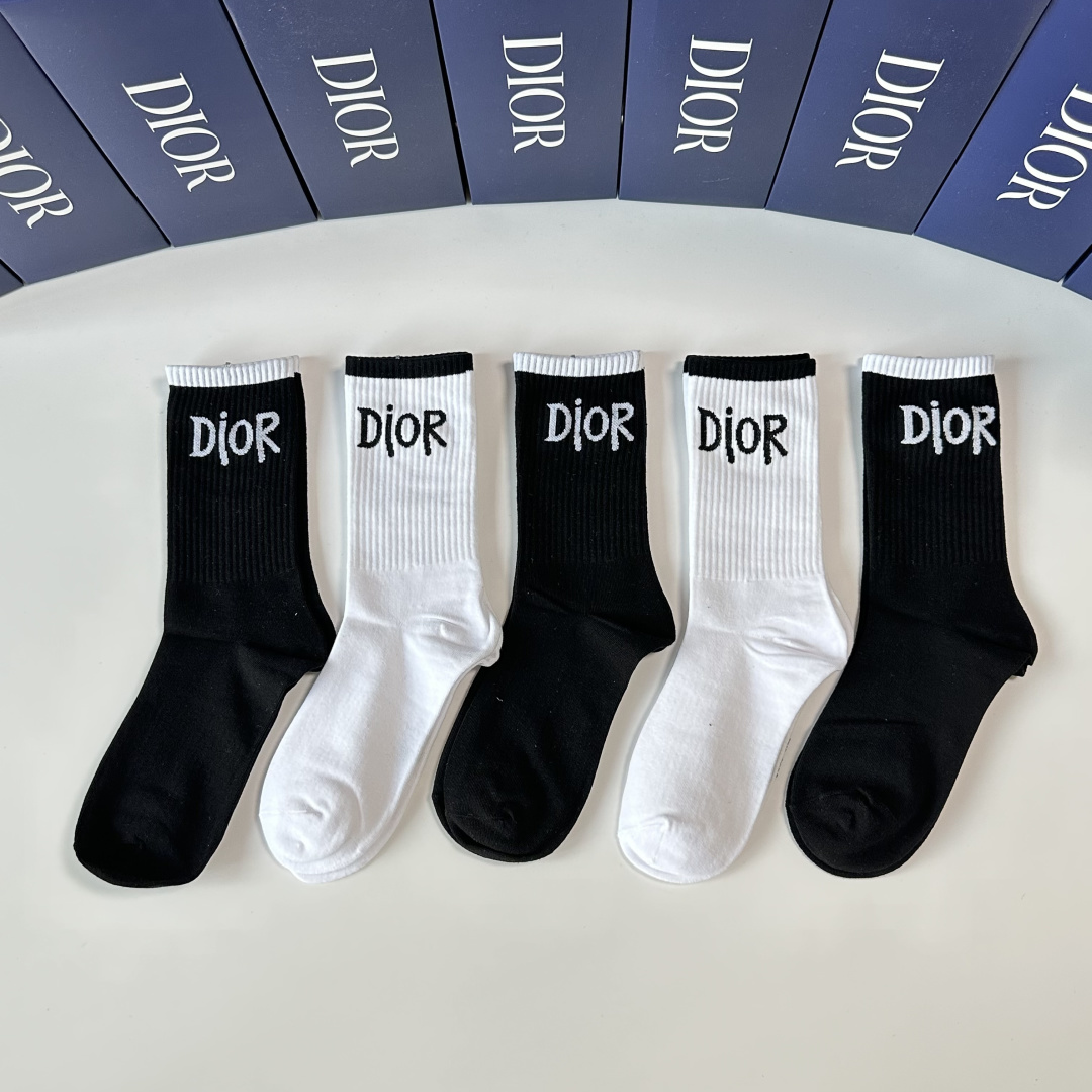 NO:640599,Specially equipped with counter packaging DIOR's new mid-length pile socks!  Five pairs in a box, synchronized tube socks at the counter, big brands going out on the street, must-have socks for fashionistas, stockings, socks, dior, dior, socks19860909特 配专柜包装 DIOR（迪奥）新款中长款堆堆袜袜子！一盒五双,专柜同步筒袜袜子,大牌出街,潮人必备超好搭袜子,丝袜,袜子,dior,dior,socks,accessory