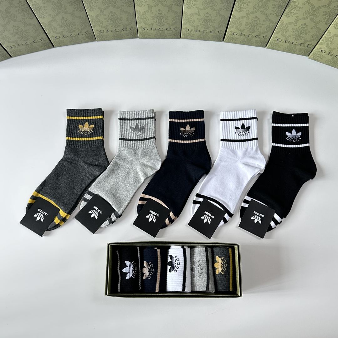 💛配包装Gucci（古驰）新款中长款堆堆袜袜子！一盒五双， 专柜同步筒款袜子，💛大牌出街，潮人必备🔥超好