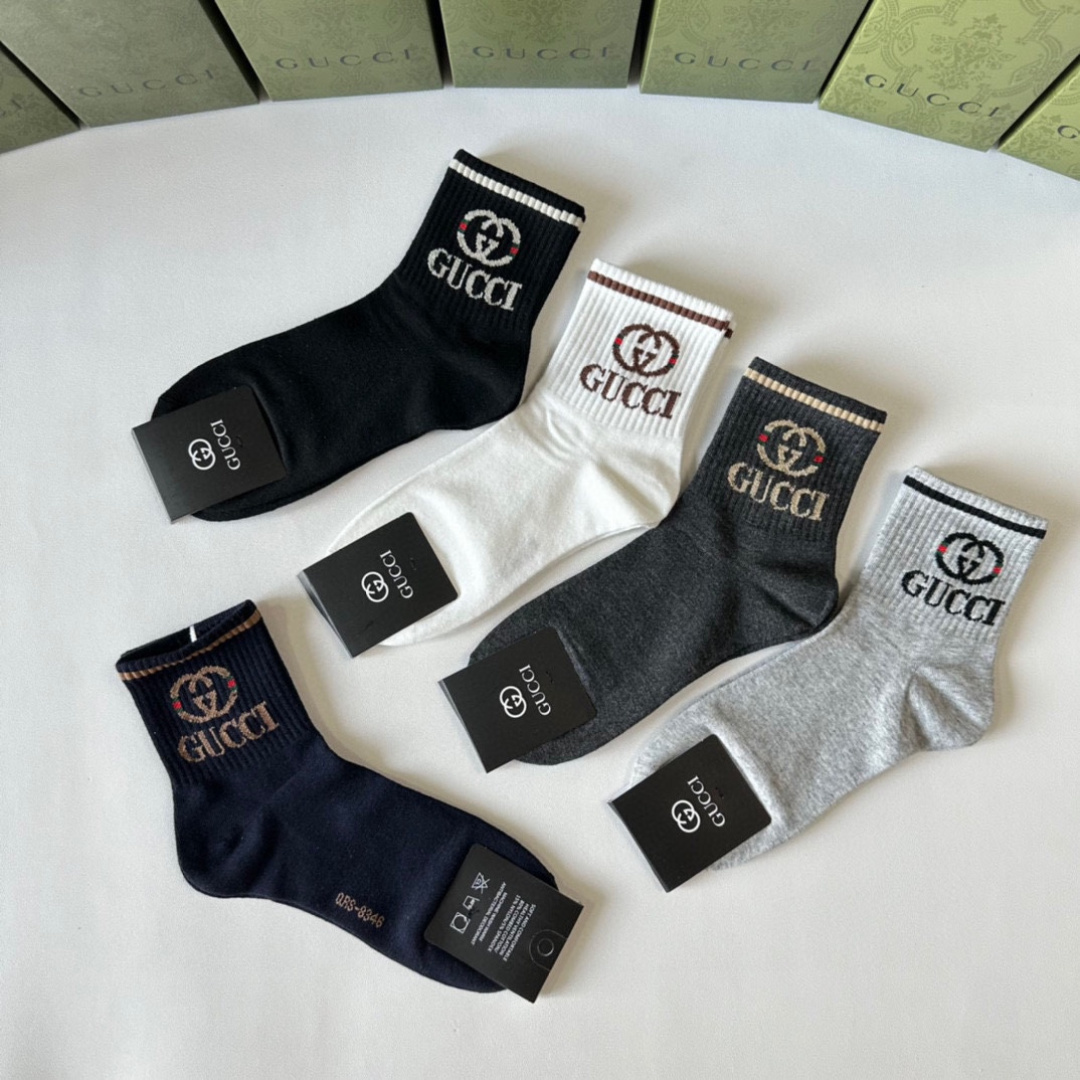 💛配包装Gucci（古驰）新款中长款堆堆袜袜子！一盒五双， 专柜同步筒款袜子，💛大牌出街，潮人必备🔥超好