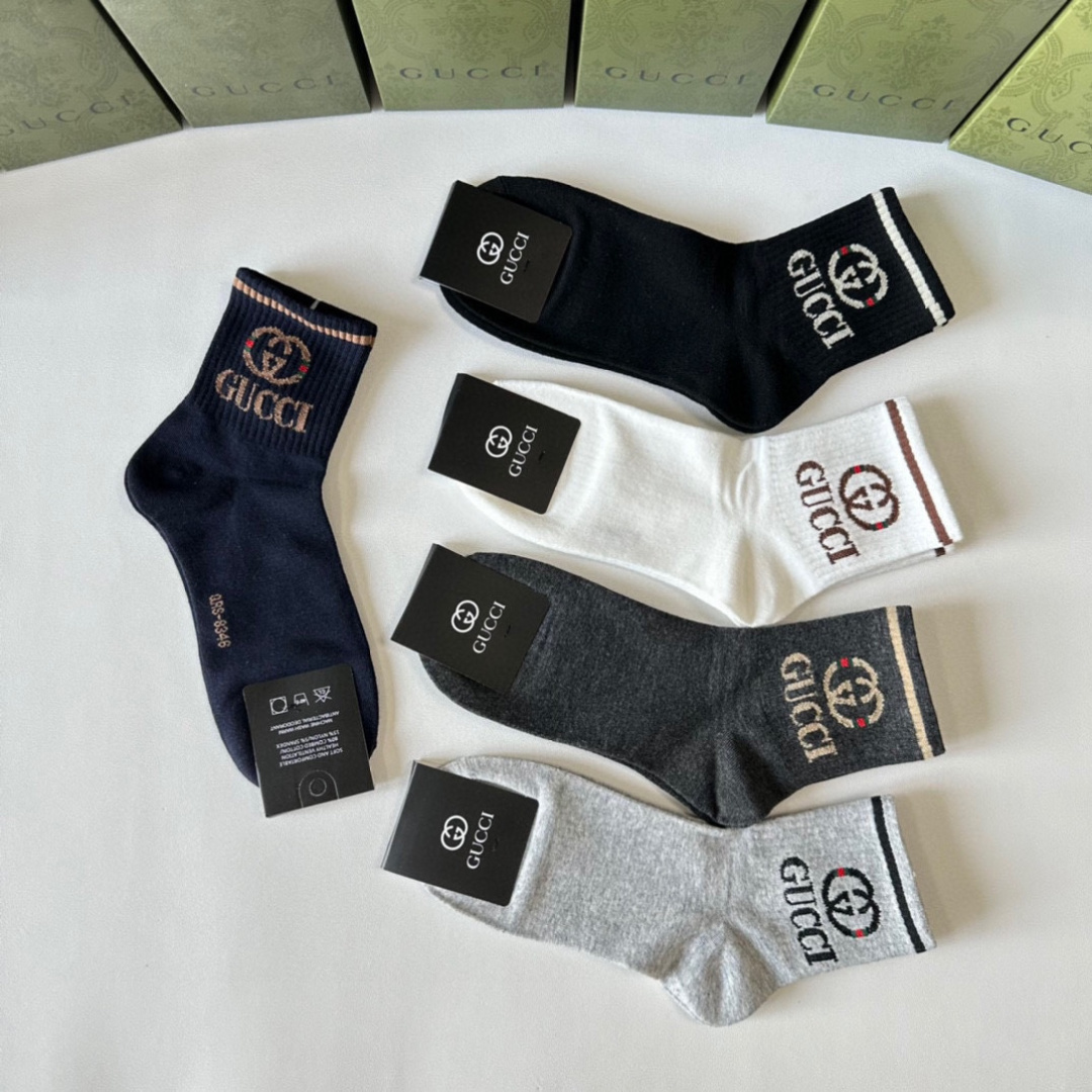 💛配包装Gucci（古驰）新款中长款堆堆袜袜子！一盒五双， 专柜同步筒款袜子，💛大牌出街，潮人必备🔥超好