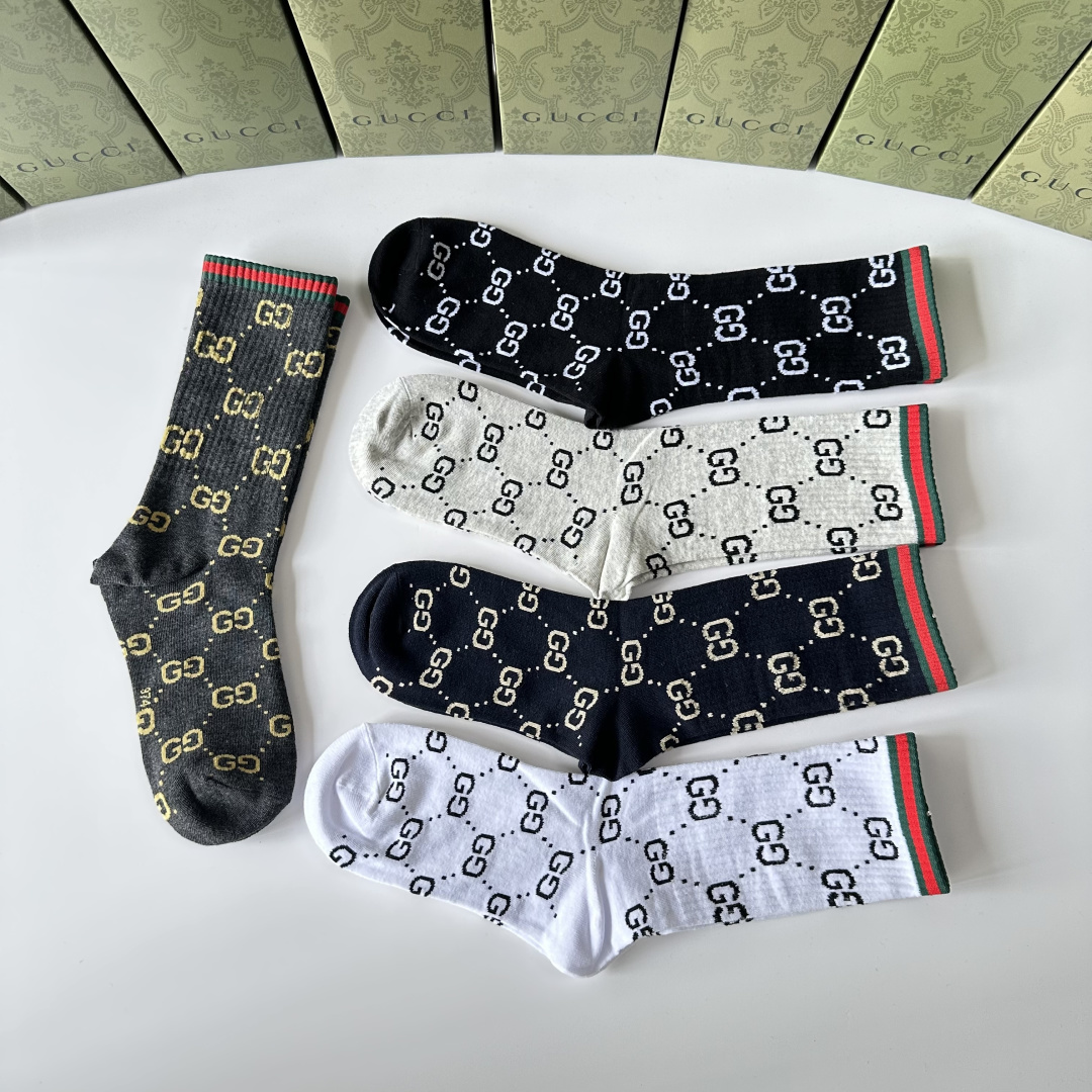💛配专柜包装Gucci（古驰）新款中长款堆堆袜袜子！一盒五双，专柜同步筒袜袜子，💛大牌出街，潮人必备🔥超