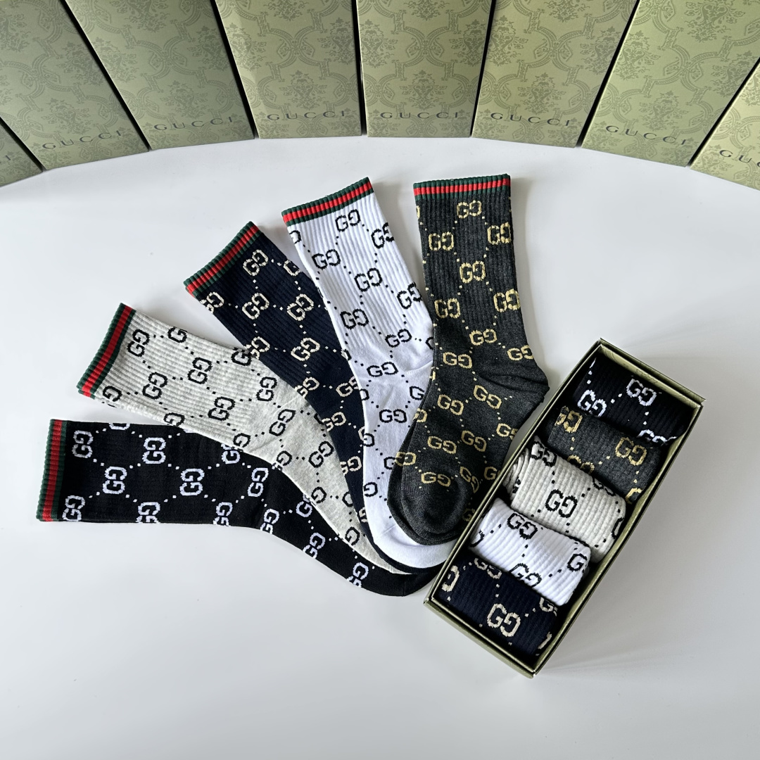 💛配专柜包装Gucci（古驰）新款中长款堆堆袜袜子！一盒五双，专柜同步筒袜袜子，💛大牌出街，潮人必备🔥超