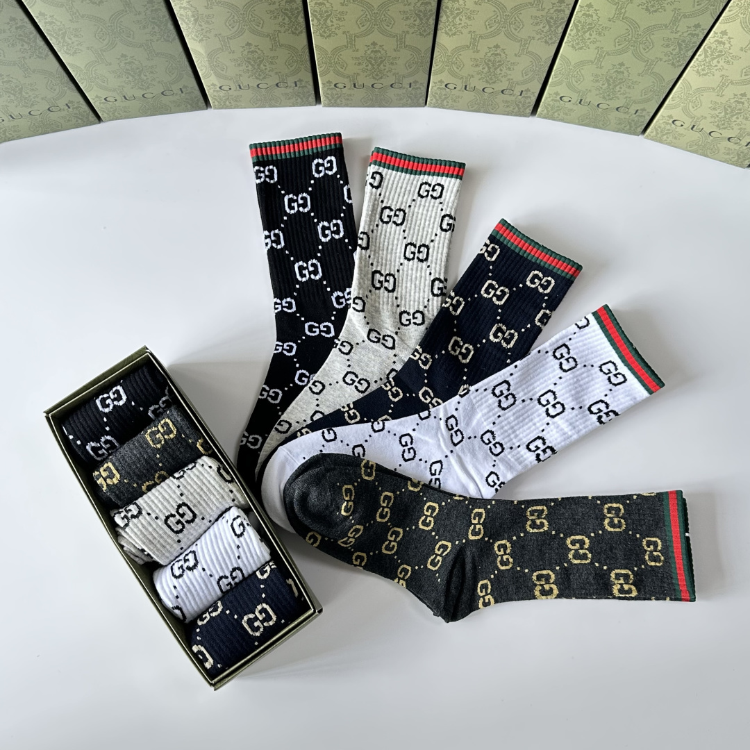 💛配专柜包装Gucci（古驰）新款中长款堆堆袜袜子！一盒五双，专柜同步筒袜袜子，💛大牌出街，潮人必备🔥超