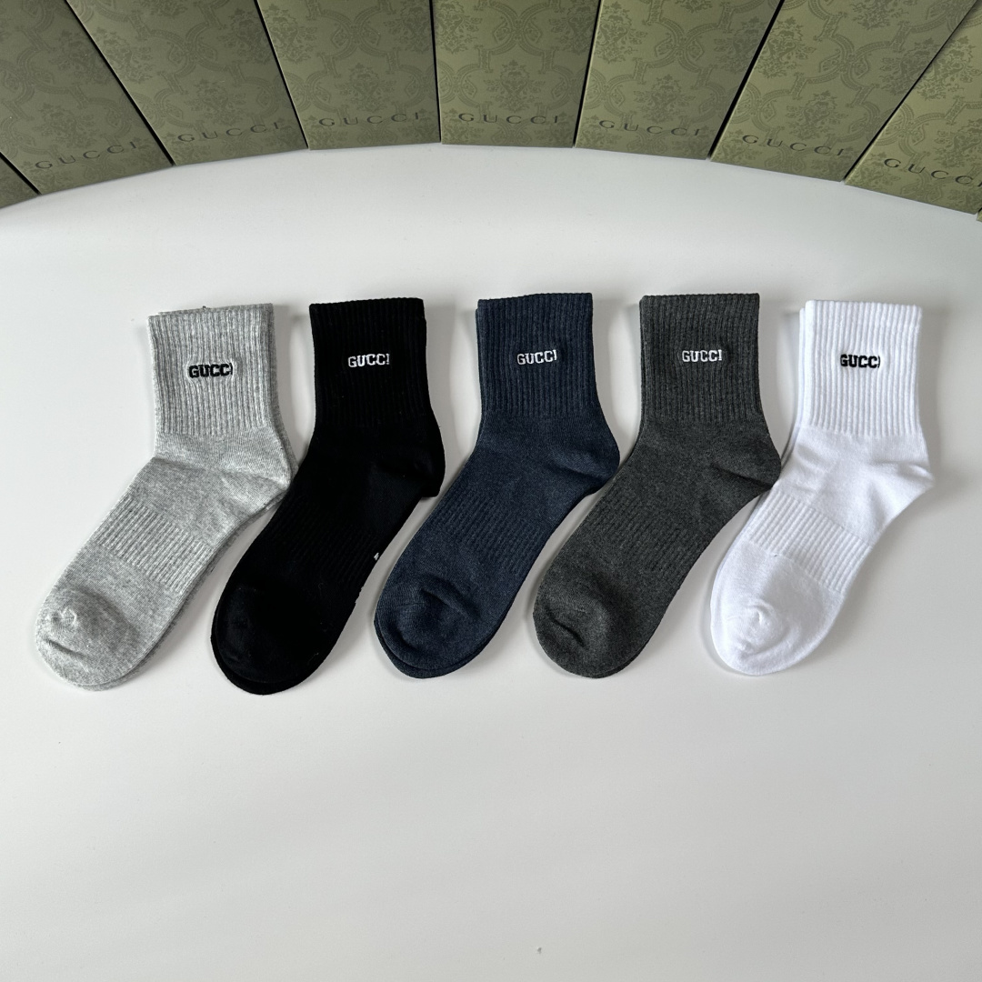 NO:640615,Specially packaged Gucci's new embroidered mid-length pile socks!  Five pairs in a box, synchronized tube socks at the counter, big brands out on the street, must-have socks for fashionistas, stockings, socks, gucci, gucci, socks19860909特 配包装 Gucci（古驰）新款刺绣中长款堆堆袜袜子！一盒五双, 专柜同步筒款袜子,大牌出街,潮人必备超好搭袜子,丝袜,袜子,gucci,gucci,socks,accessory