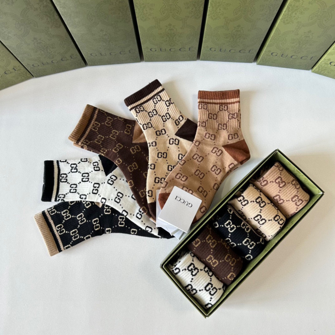 💛配包装Gucci（古驰）新款经典精梳棉中长款堆堆袜袜子！一盒五双， 专柜同步筒款袜子，💛大牌出街，潮人