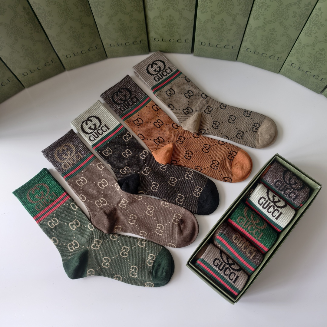 💛配包装Gucci（古驰）新款经典精梳棉中长款堆堆袜袜子！一盒五双， 专柜同步筒款袜子，💛大牌出街，潮人