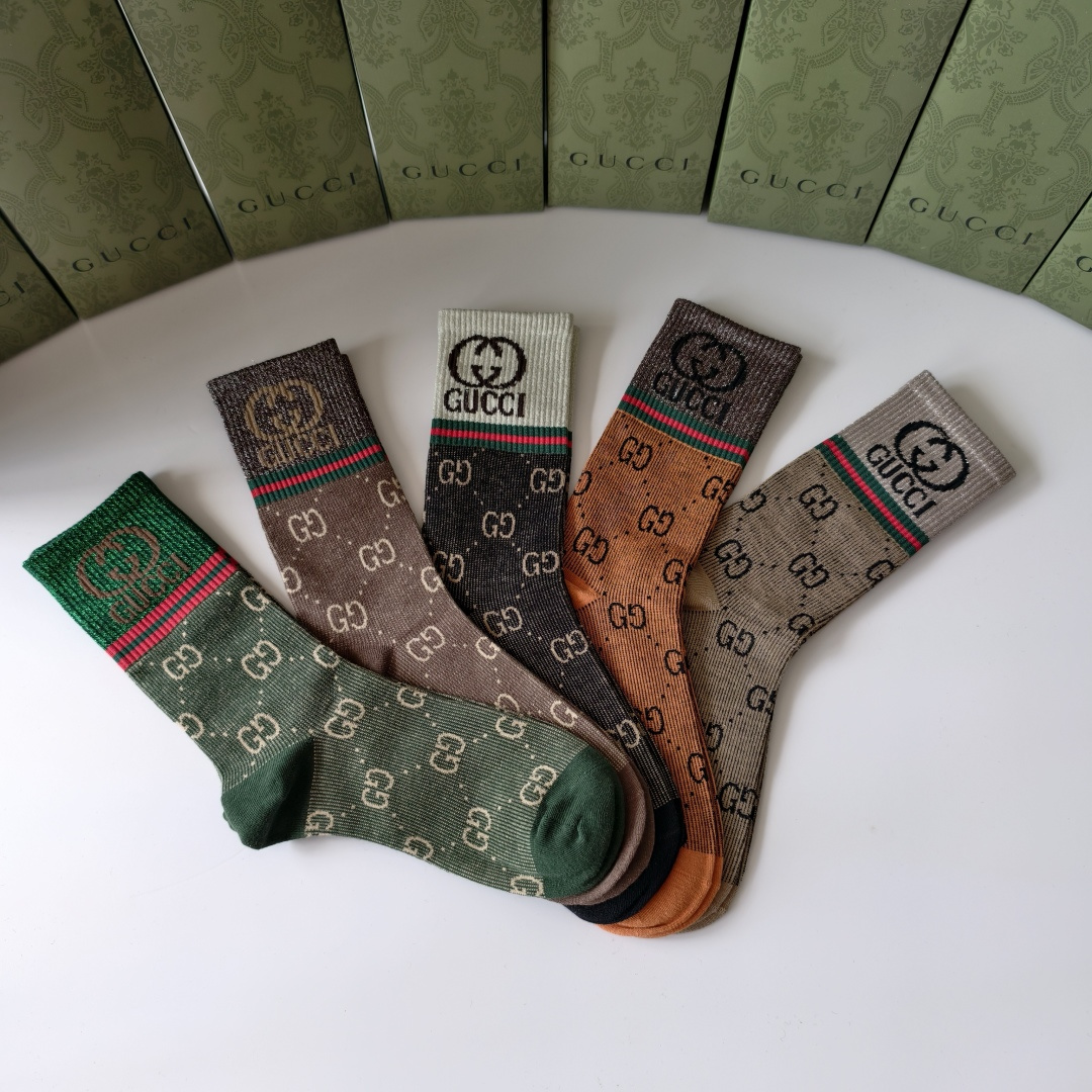 💛配包装Gucci（古驰）新款经典精梳棉中长款堆堆袜袜子！一盒五双， 专柜同步筒款袜子，💛大牌出街，潮人