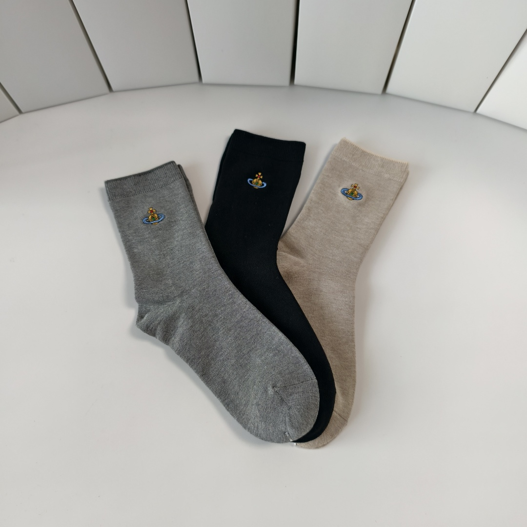 💛配包装西太后 新款刺绣经典中筒款堆堆袜袜子！一盒三双， 专柜同步筒袜袜子，💛大牌出街，潮人必备🔥超好搭