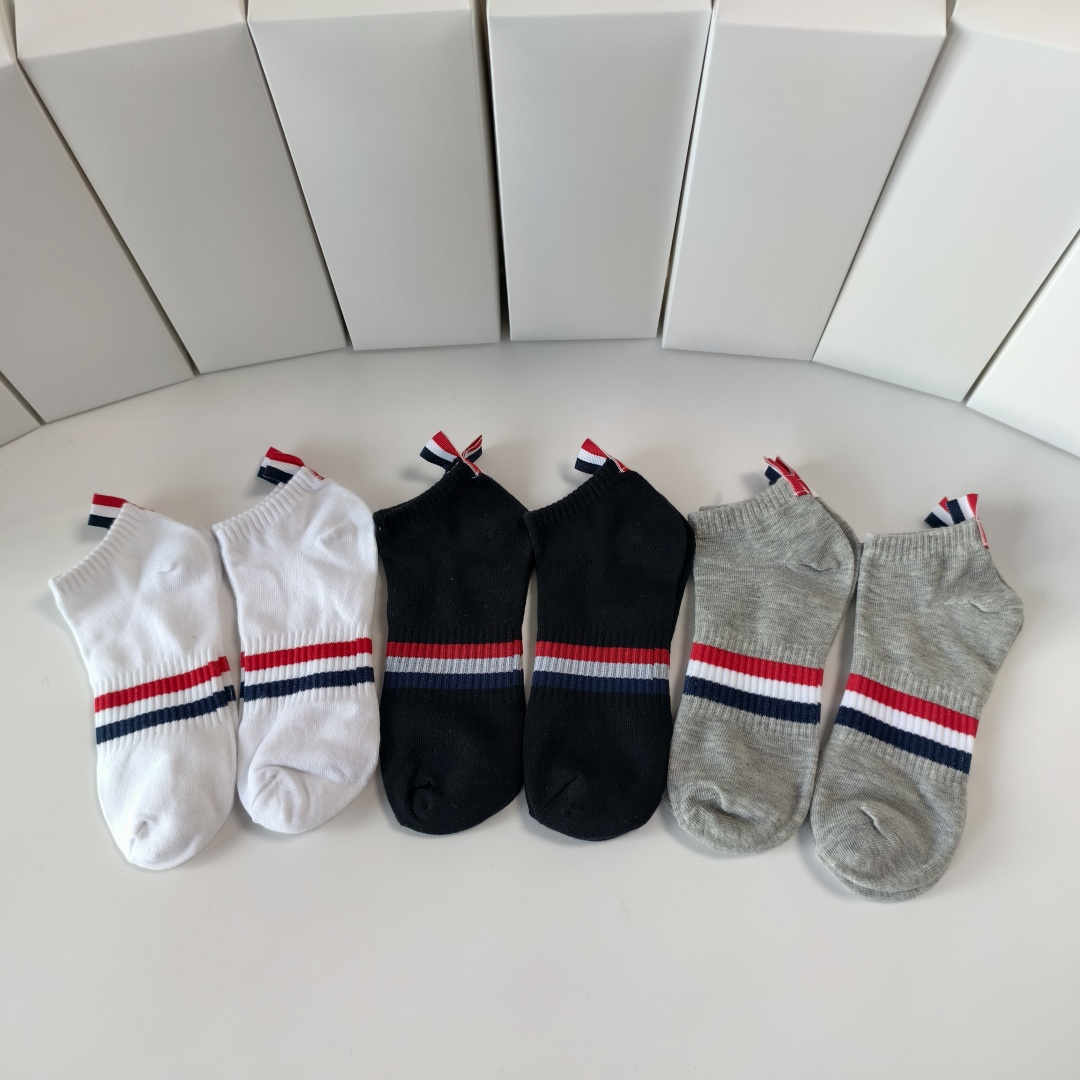 NO:640604,Special counter packaging TB shipment new medium and short style pile socks!  Six pairs in a box, synchronized tube socks at the counter, big brands going out on the street, must-have socks for fashionistas, stockings, socks, socks19860909特配专柜包装 TB 出货 新款中短款堆堆袜袜子！一盒六双,专柜同步筒袜袜子,大牌出街,潮人必备超好搭袜子,丝袜,袜子,socks,accessory