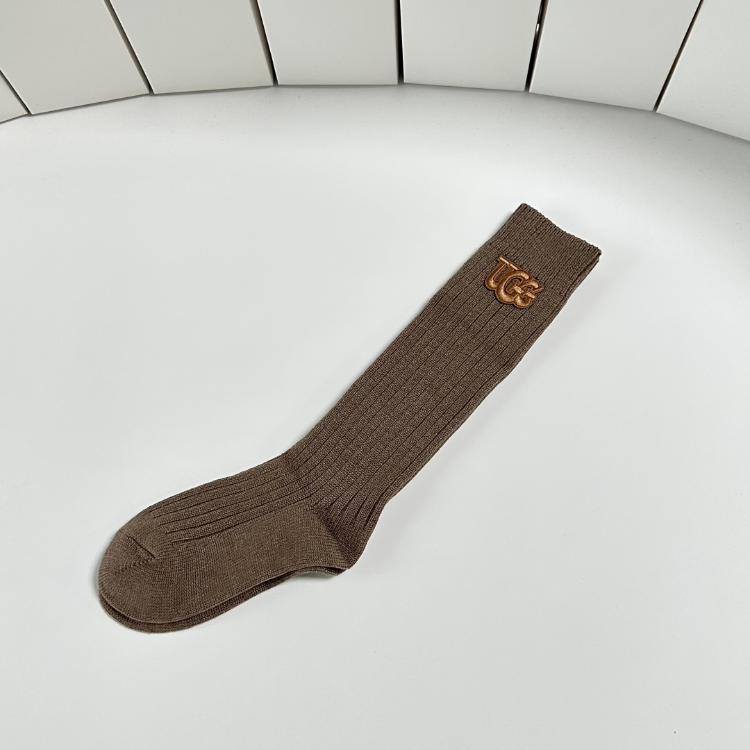 💛配包装UGG 新款经典小腿款饰品袜堆堆袜袜子！一盒一双， 专柜同步筒款袜子，💛大牌出街，潮人必备🔥超好