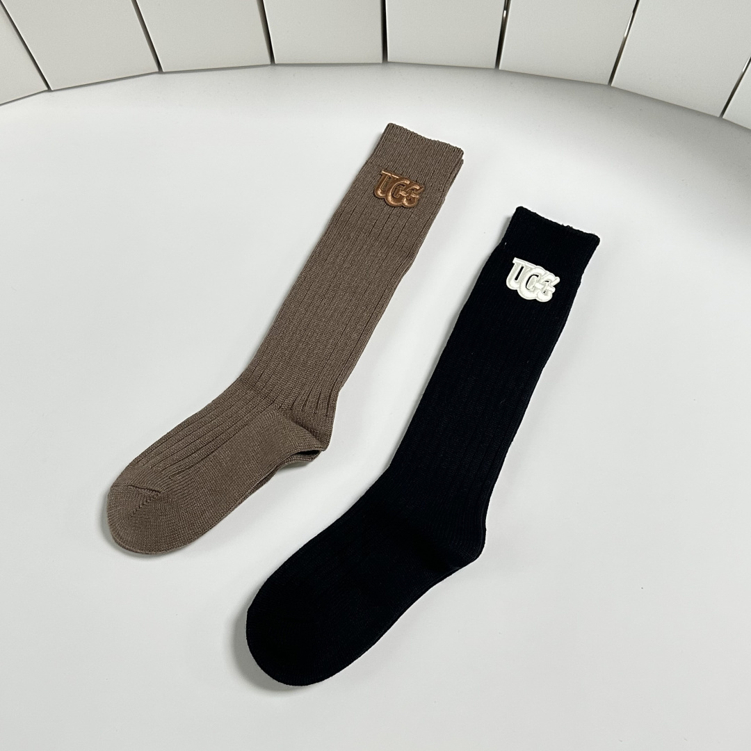 💛配包装UGG 新款经典小腿款饰品袜堆堆袜袜子！一盒一双， 专柜同步筒款袜子，💛大牌出街，潮人必备🔥超好