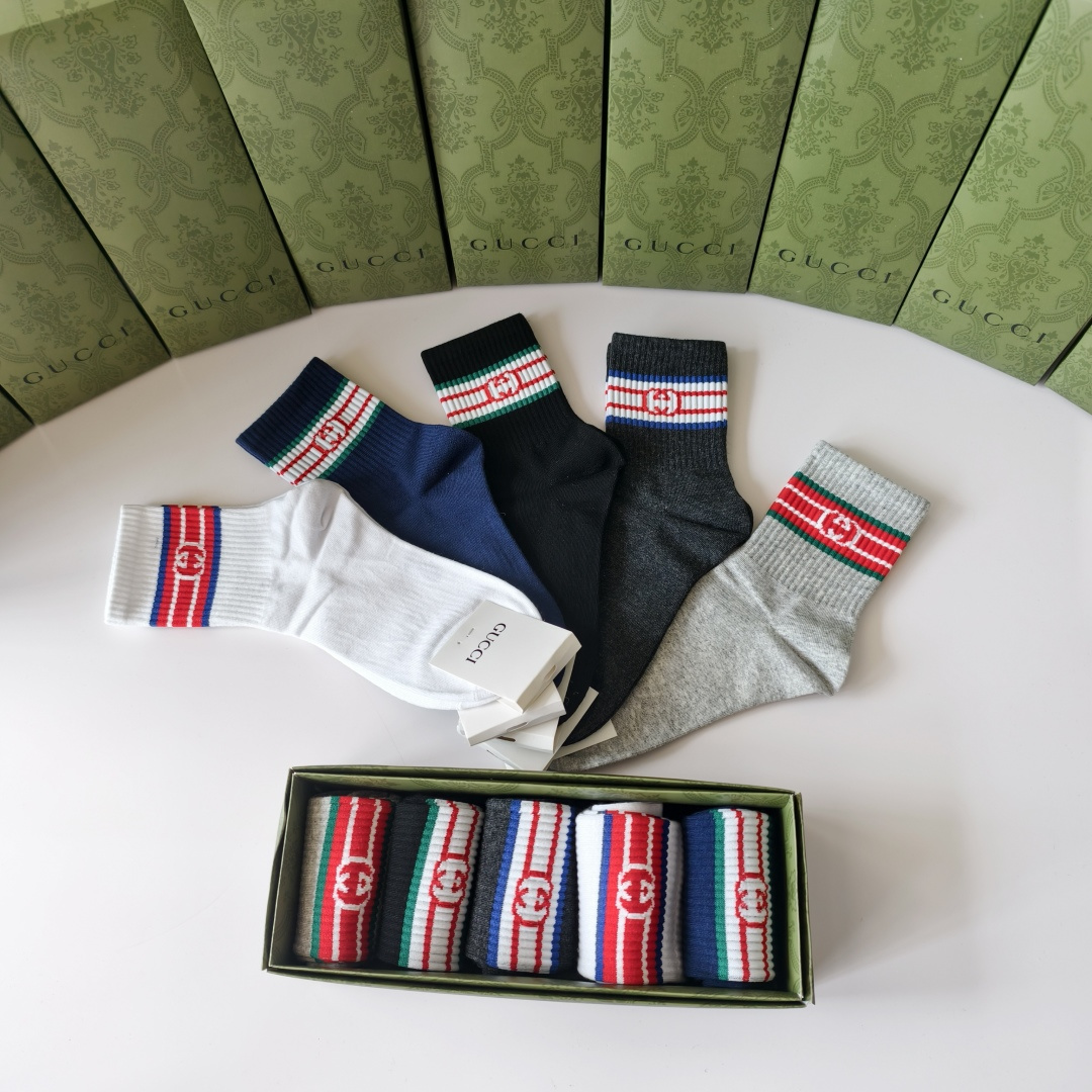 💛配包装Gucci（古驰）新款经典精梳棉中长款堆堆袜袜子！一盒五双， 专柜同步筒款袜子，💛大牌出街，潮人