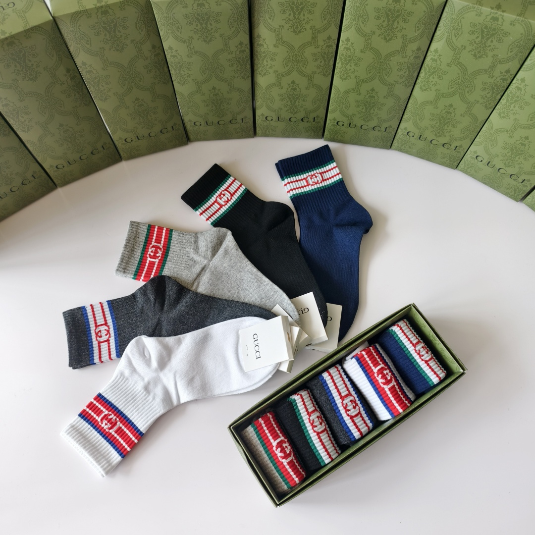 💛配包装Gucci（古驰）新款经典精梳棉中长款堆堆袜袜子！一盒五双， 专柜同步筒款袜子，💛大牌出街，潮人