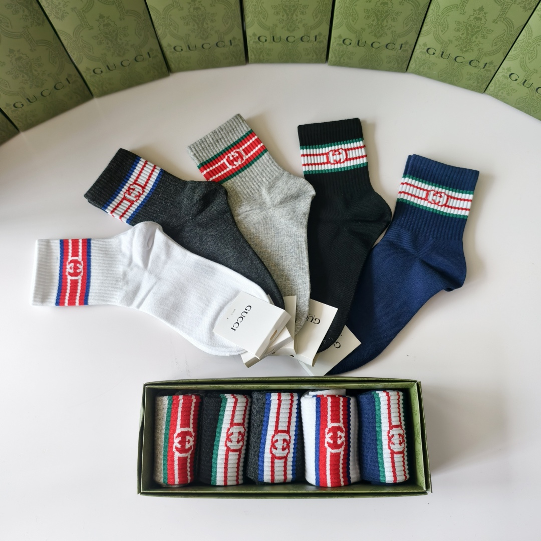 💛配包装Gucci（古驰）新款经典精梳棉中长款堆堆袜袜子！一盒五双， 专柜同步筒款袜子，💛大牌出街，潮人