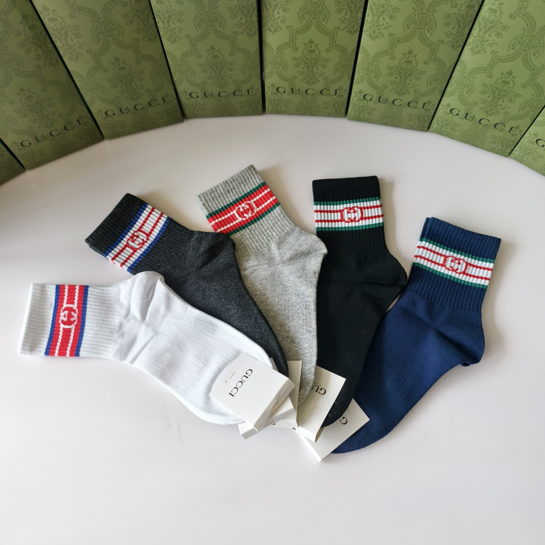 💛配包装Gucci（古驰）新款经典精梳棉中长款堆堆袜袜子！一盒五双， 专柜同步筒款袜子，💛大牌出街，潮人